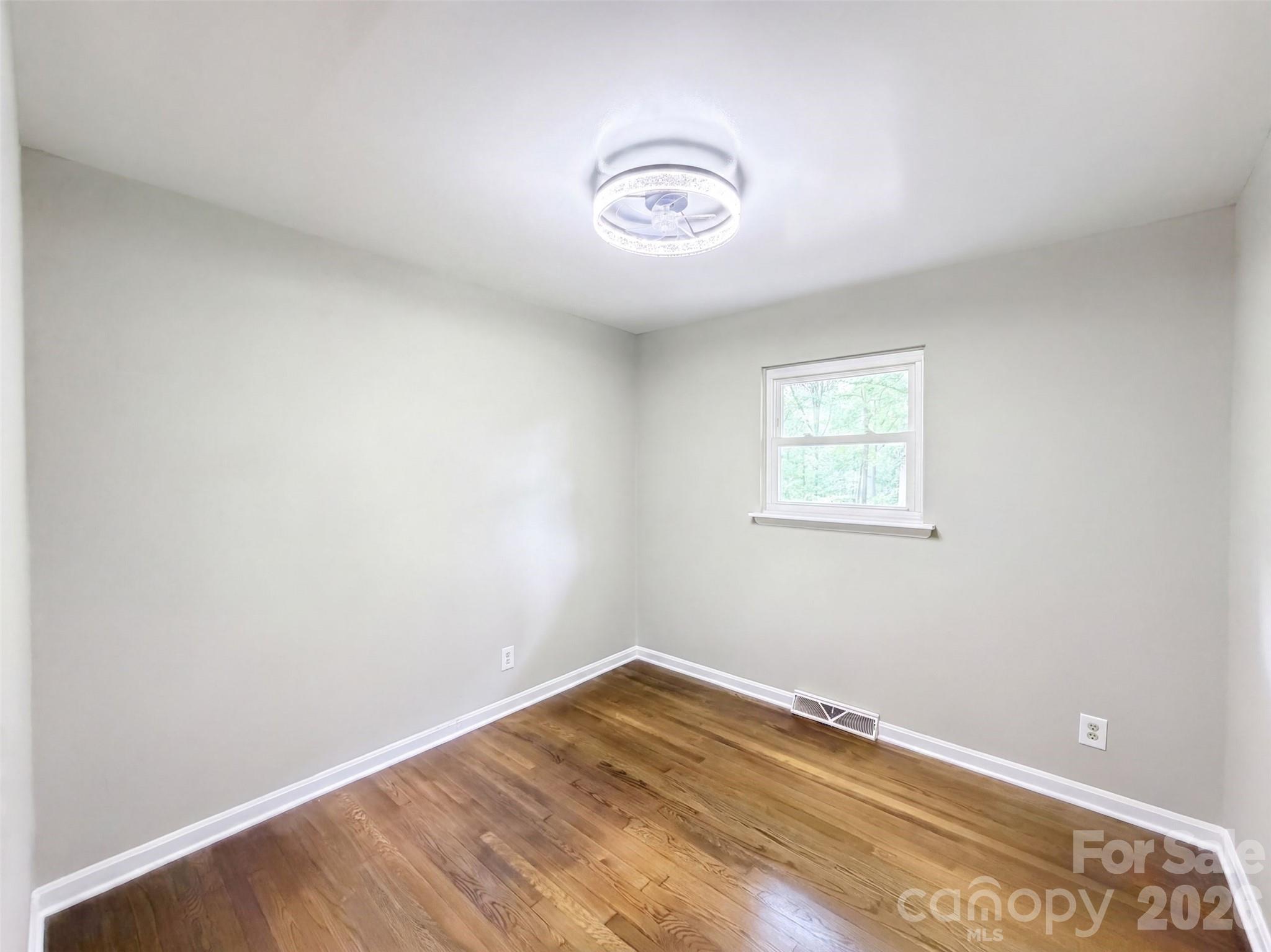 117 Robinson Avenue Property Photo 8
