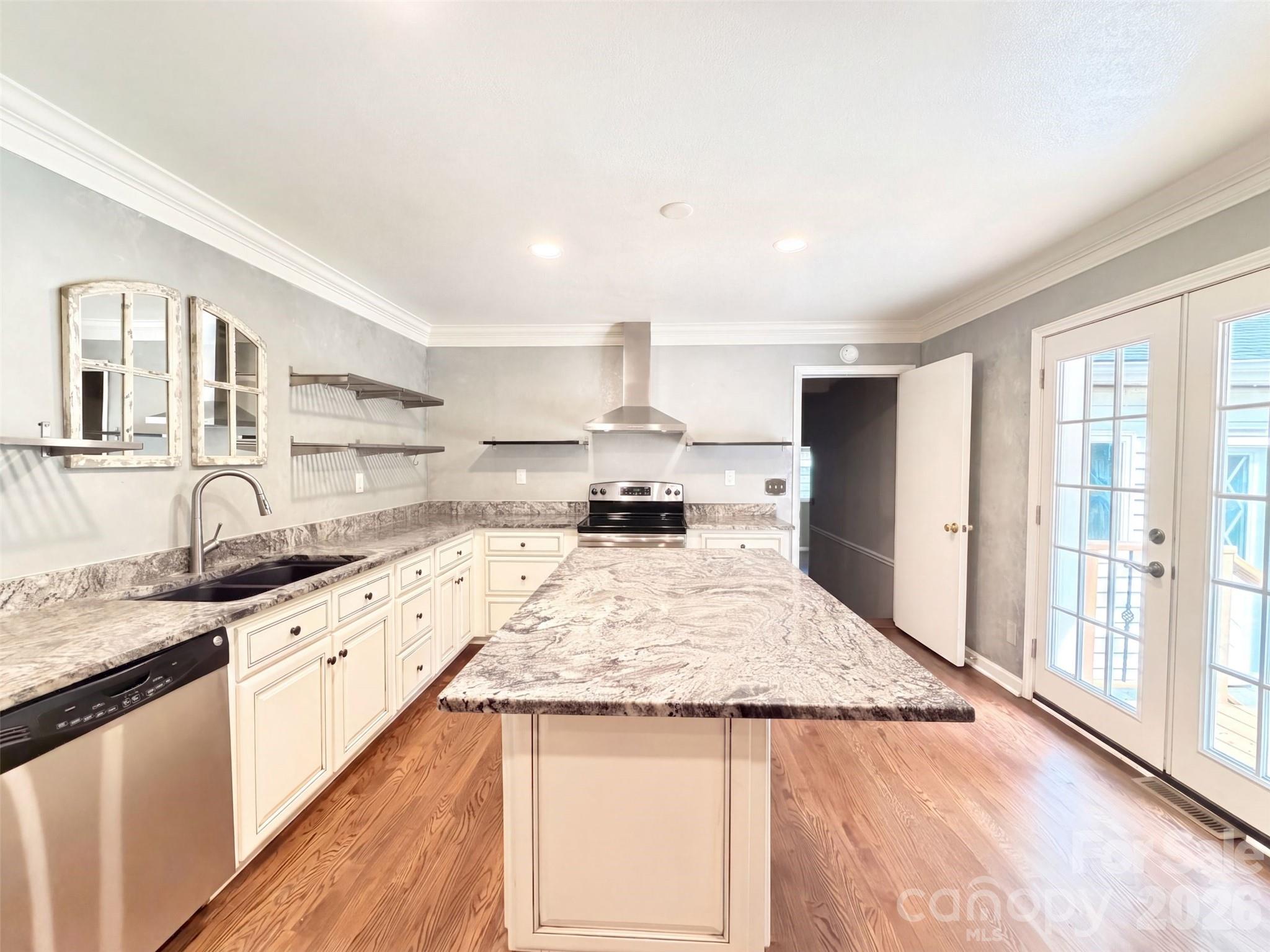 117 Robinson Avenue Property Photo 18