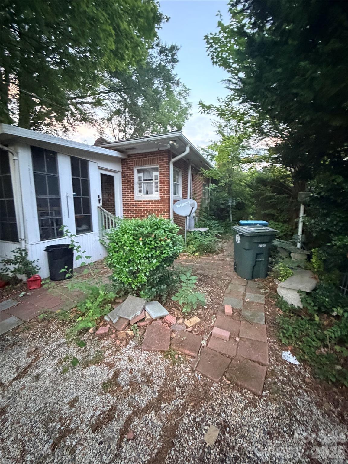 301 Heilig Avenue Property Photo 1
