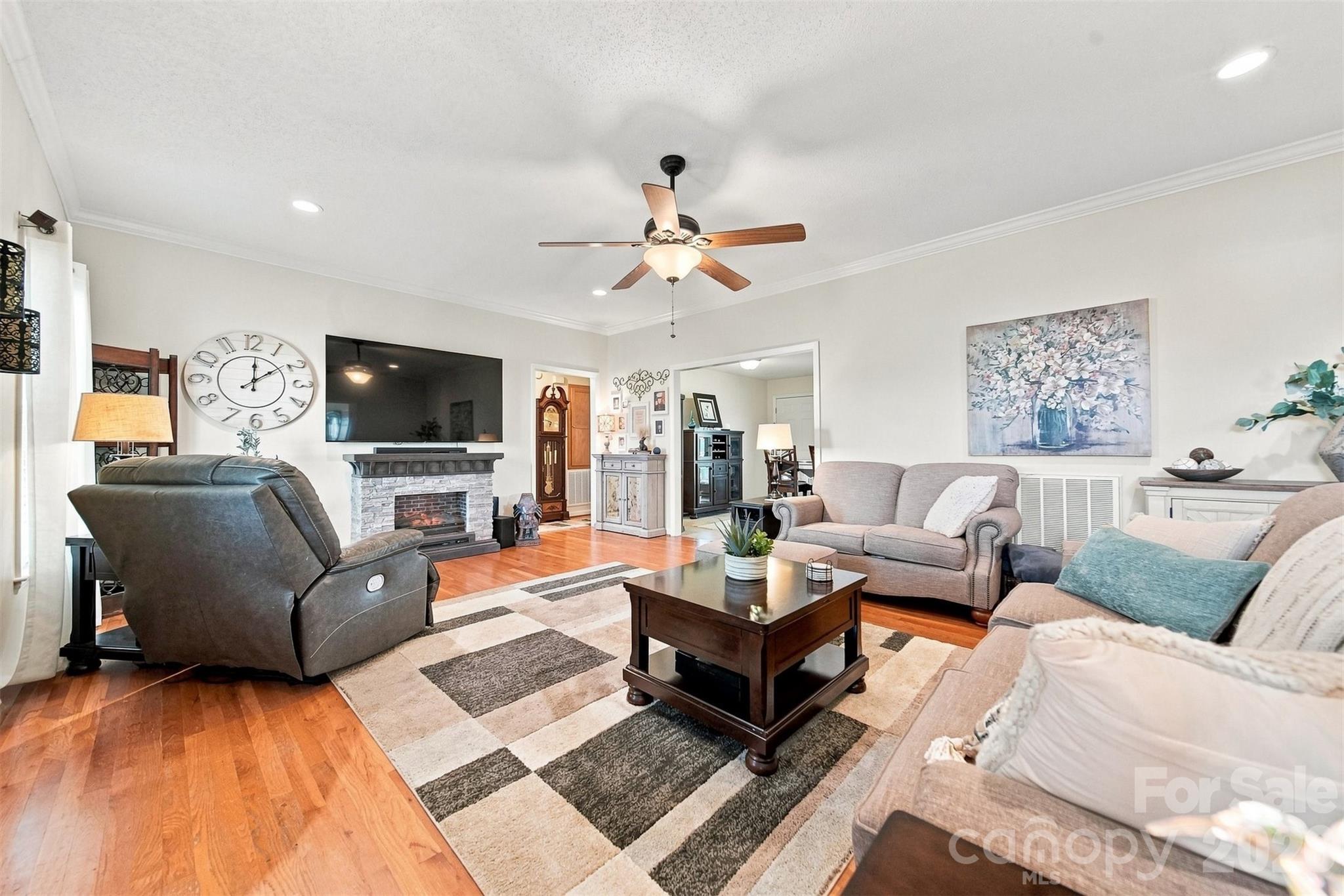 3294 Cascade Trail Property Photo 15