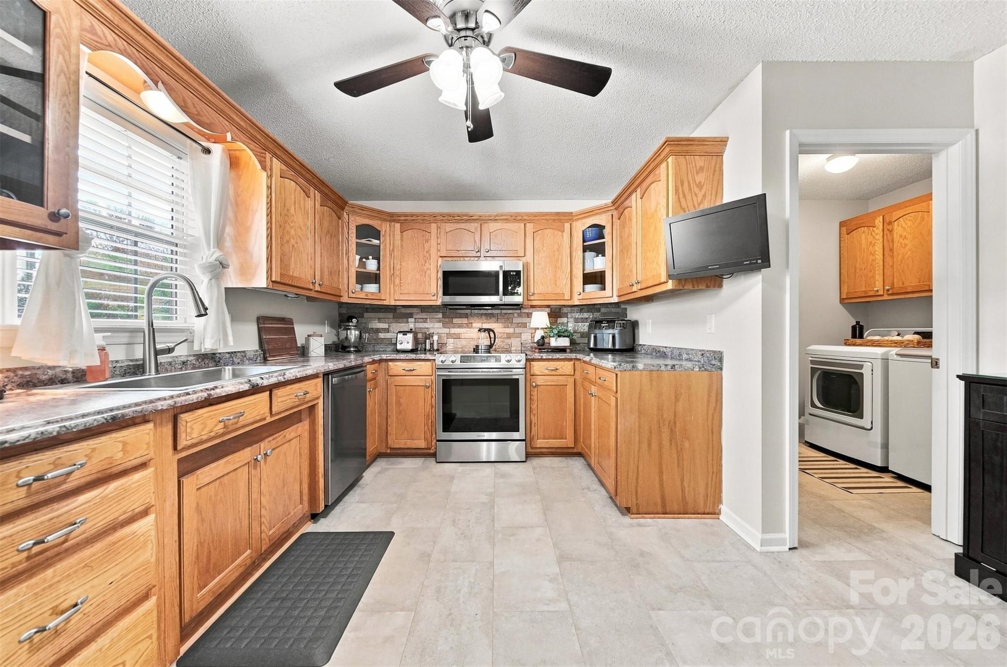 3294 Cascade Trail Property Photo 25