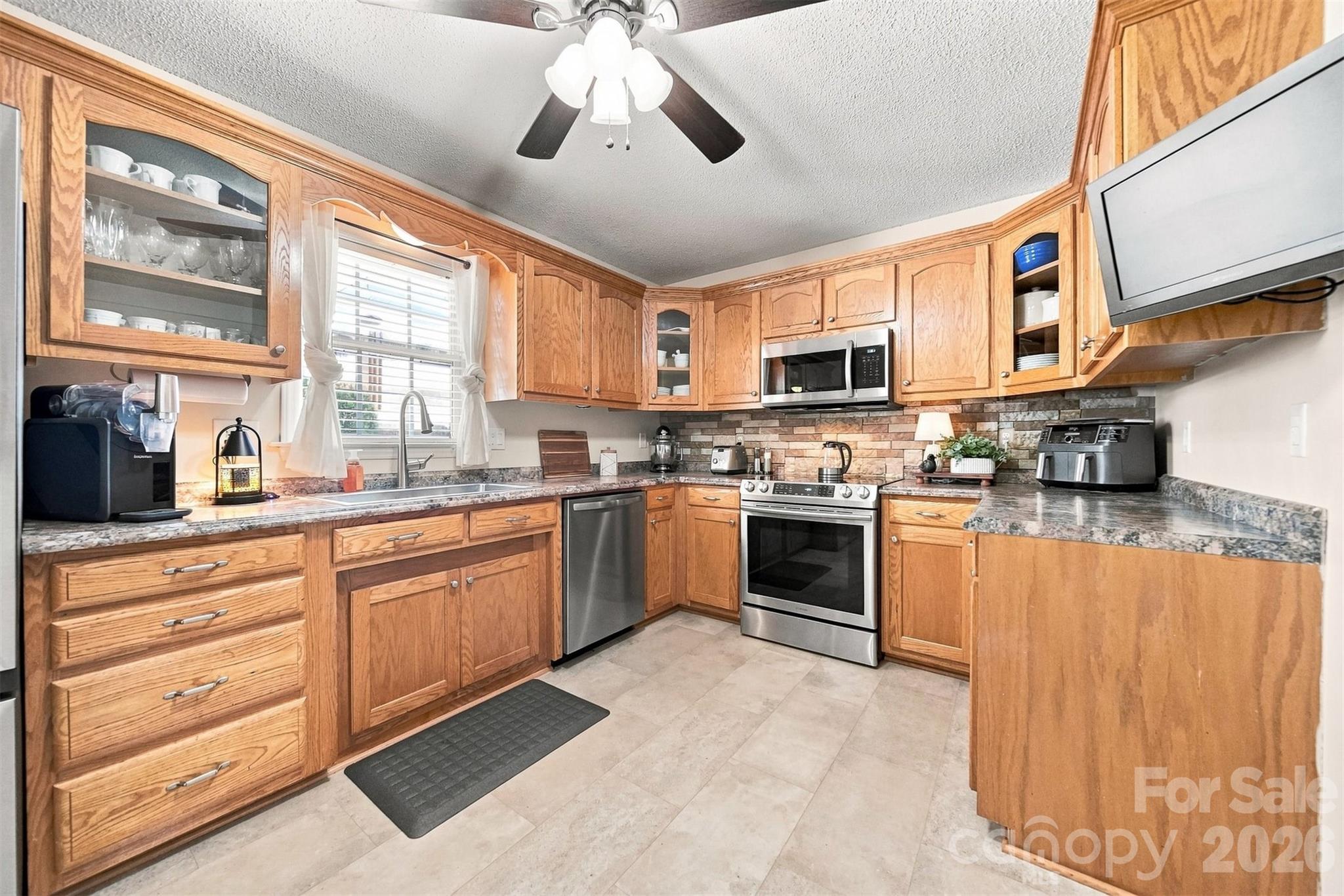 3294 Cascade Trail Property Photo 27