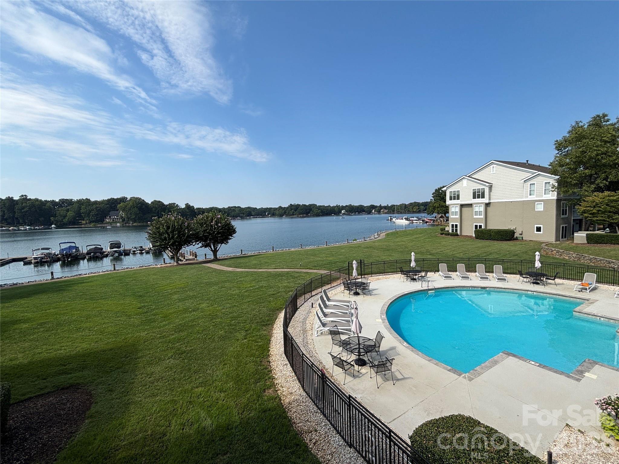 1332 Torrence Circle Property Photo 5