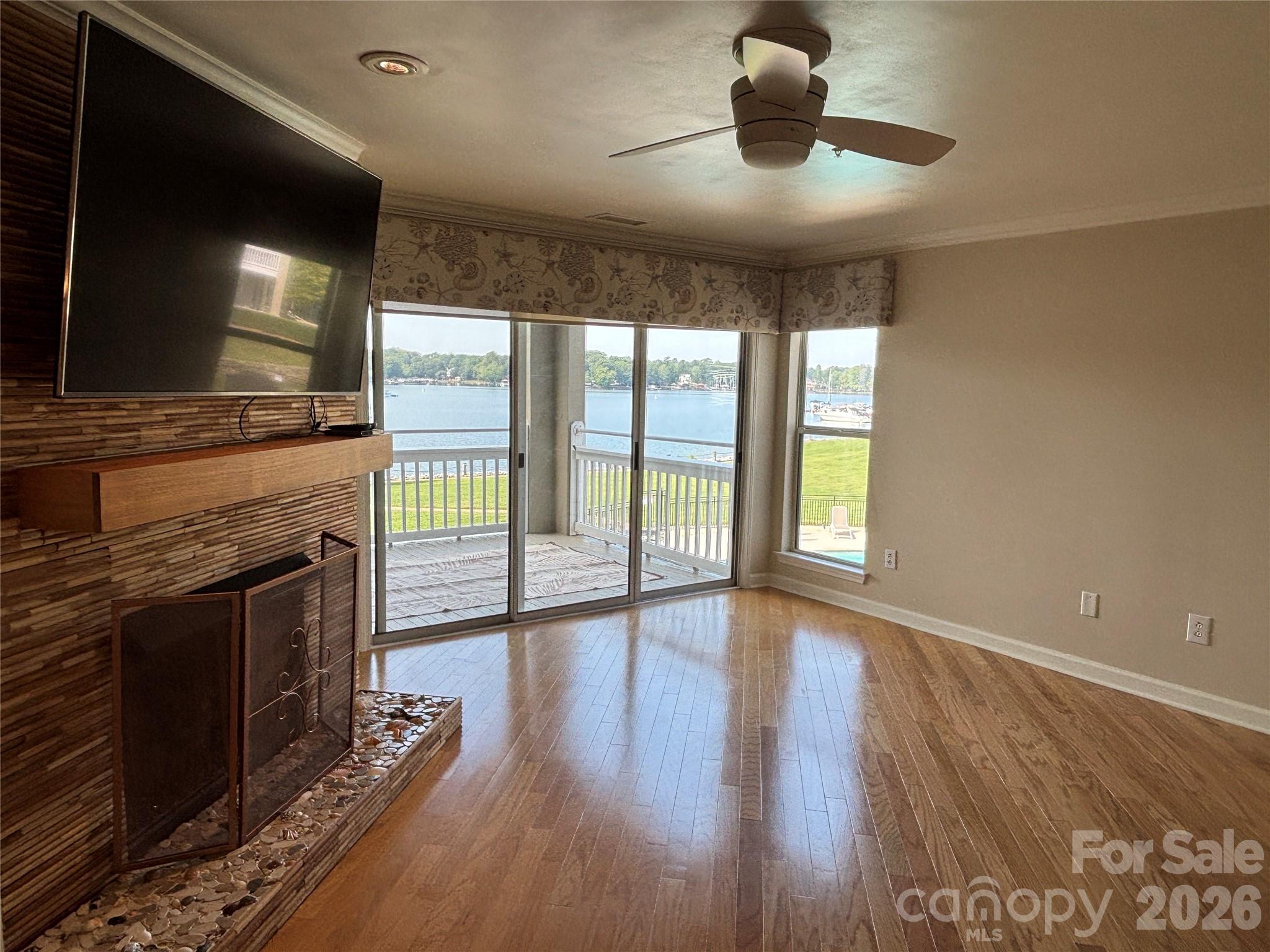 1332 Torrence Circle Property Photo 8