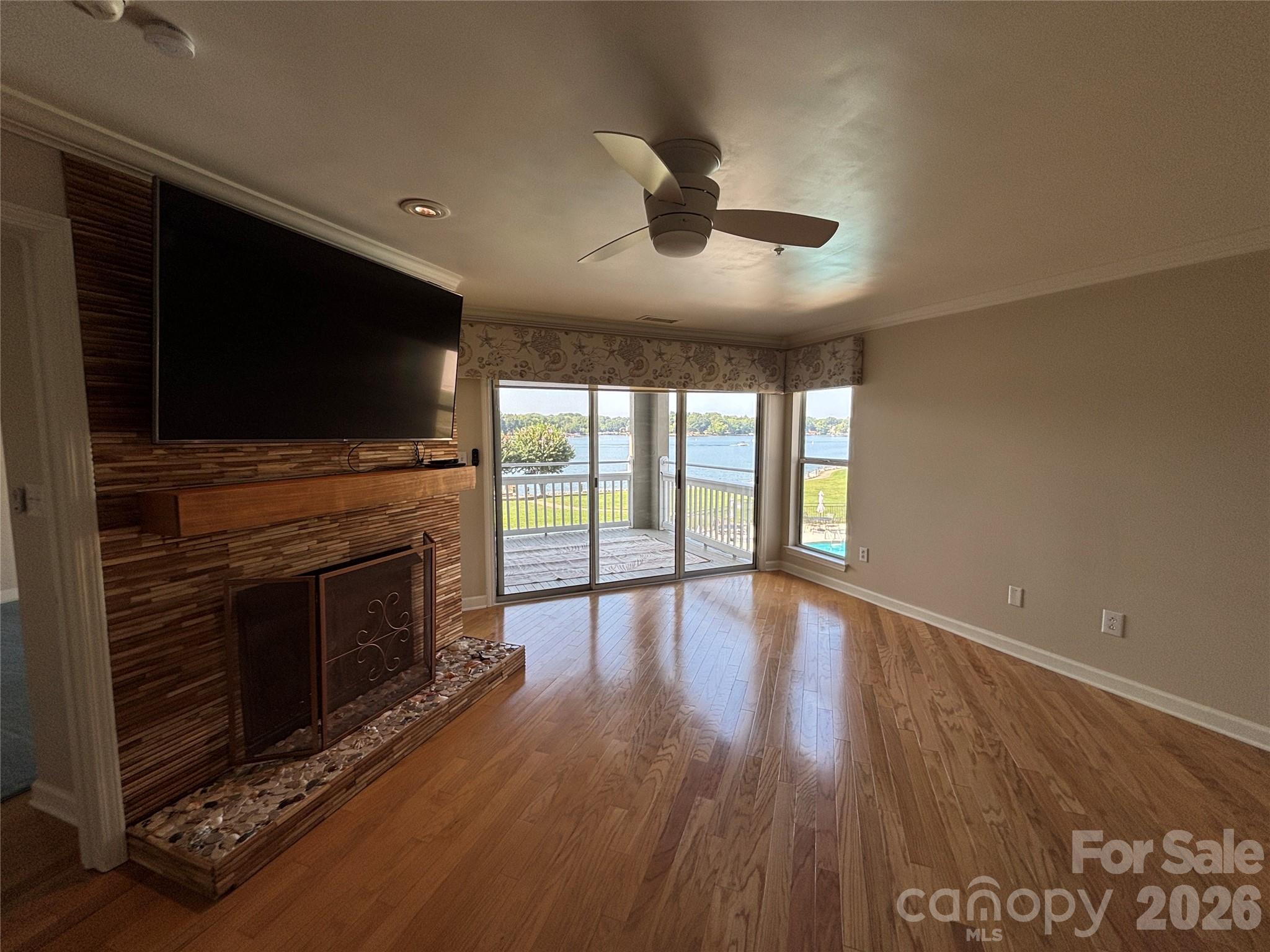 1332 Torrence Circle Property Photo 14