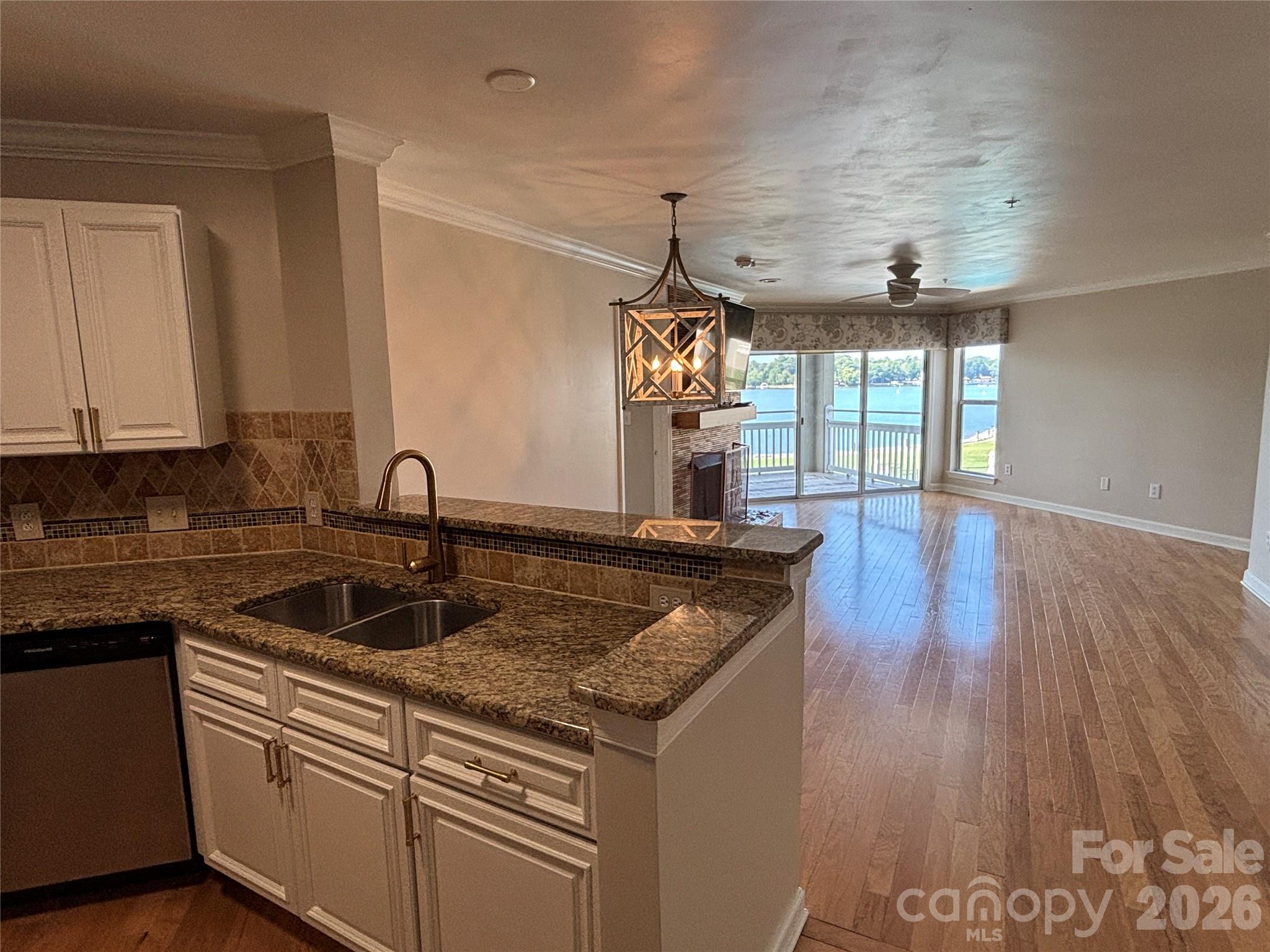 1332 Torrence Circle Property Photo 15