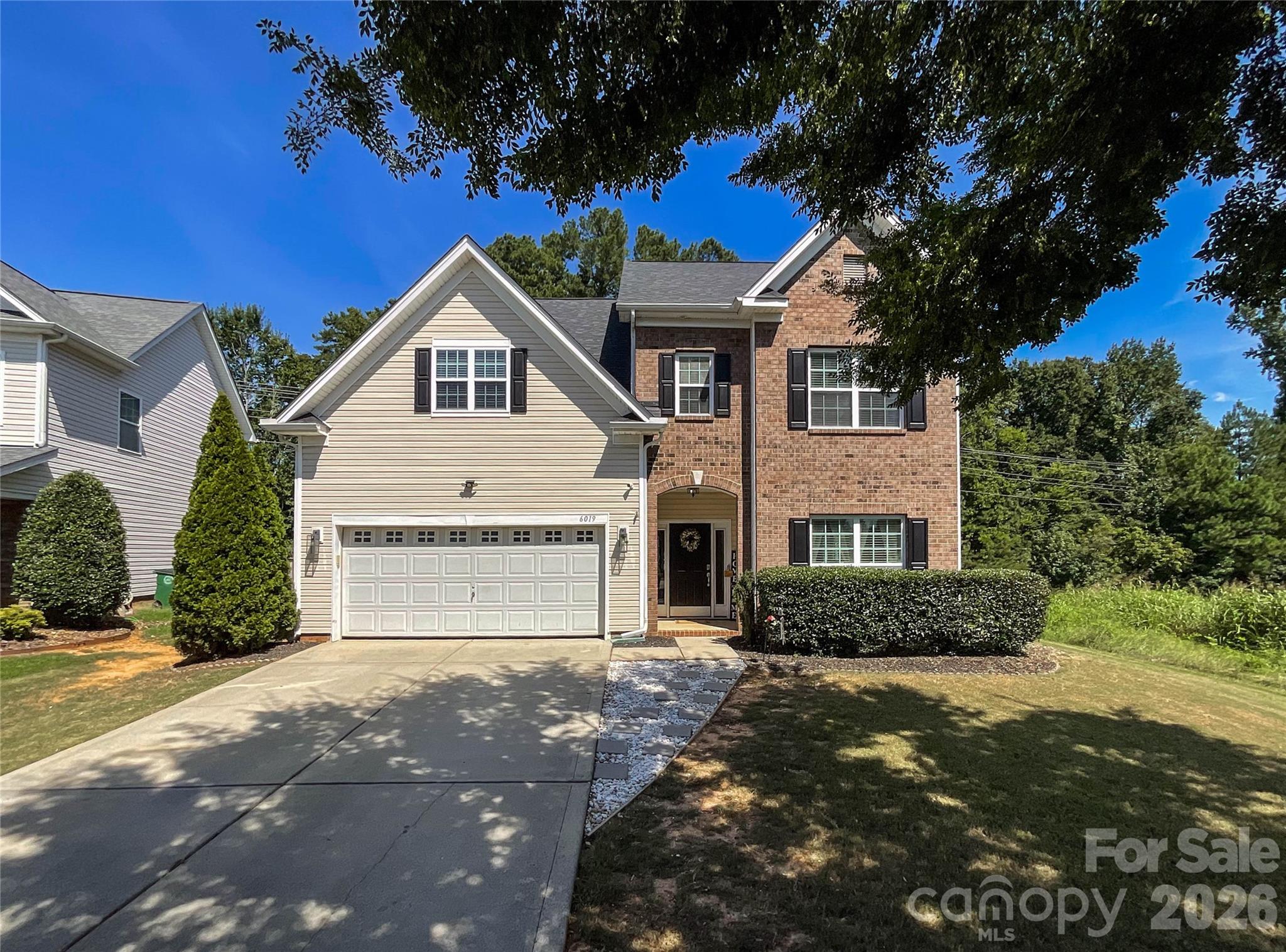 6019 Grassy Knoll Circle Property Photo 1