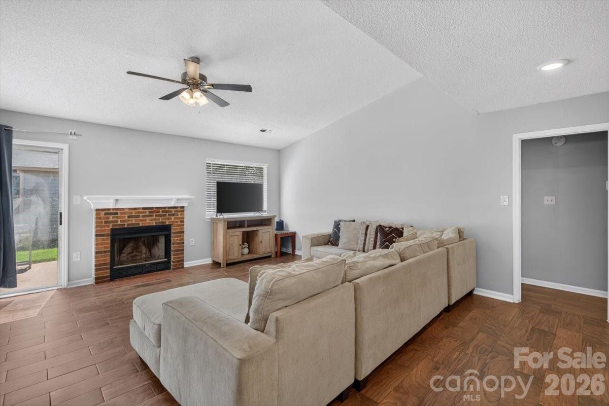 8006 Sheringham Way Property Photo 7