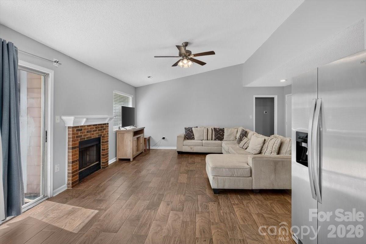 8006 Sheringham Way Property Photo 9