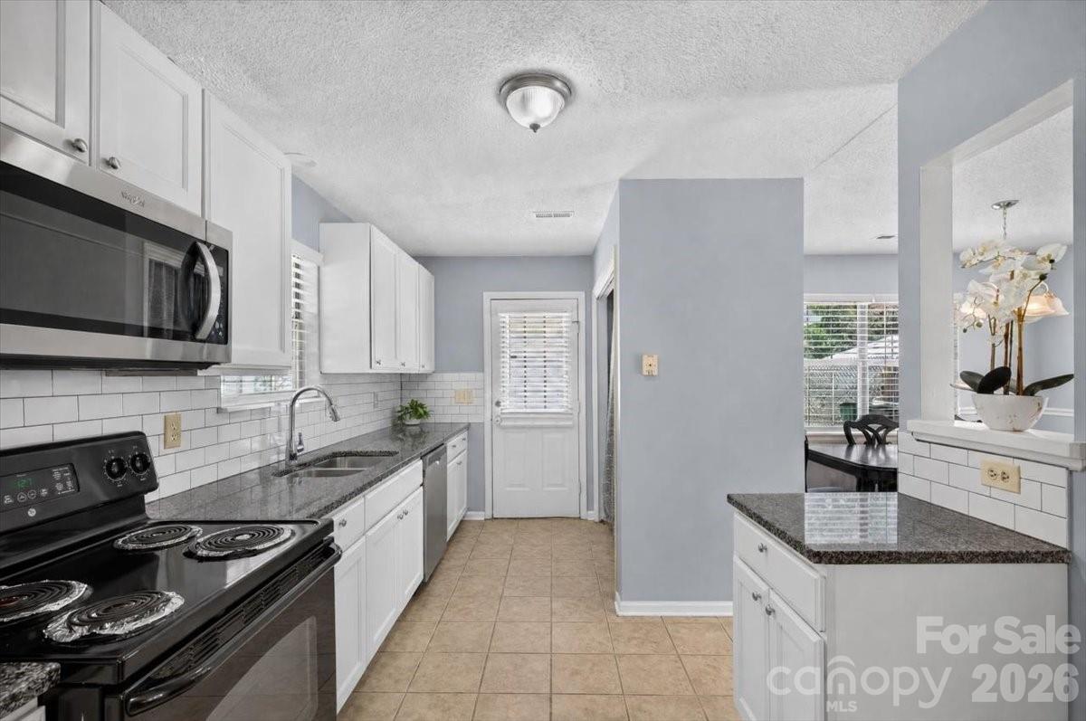 8006 Sheringham Way Property Photo 13
