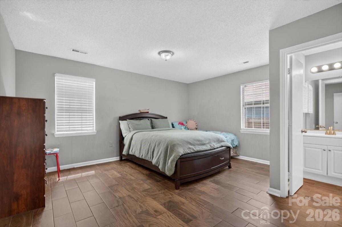 8006 Sheringham Way Property Photo 20