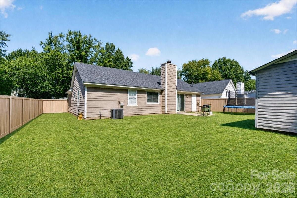 8006 Sheringham Way Property Photo 29