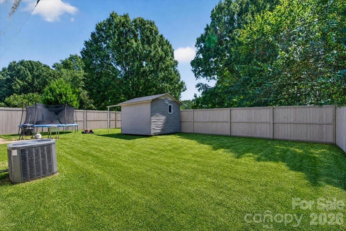 8006 Sheringham Way Property Photo 30