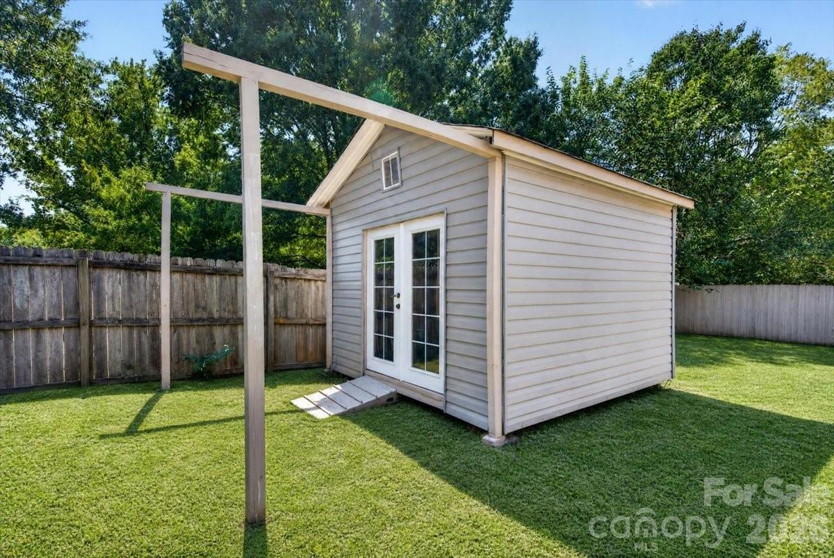8006 Sheringham Way Property Photo 31