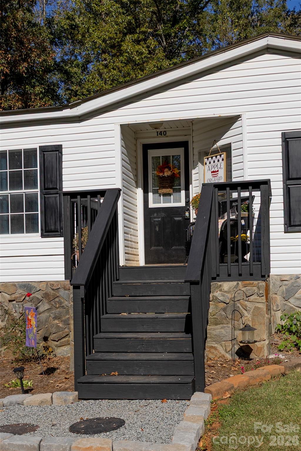 140 High Ridge Circle Property Photo 2