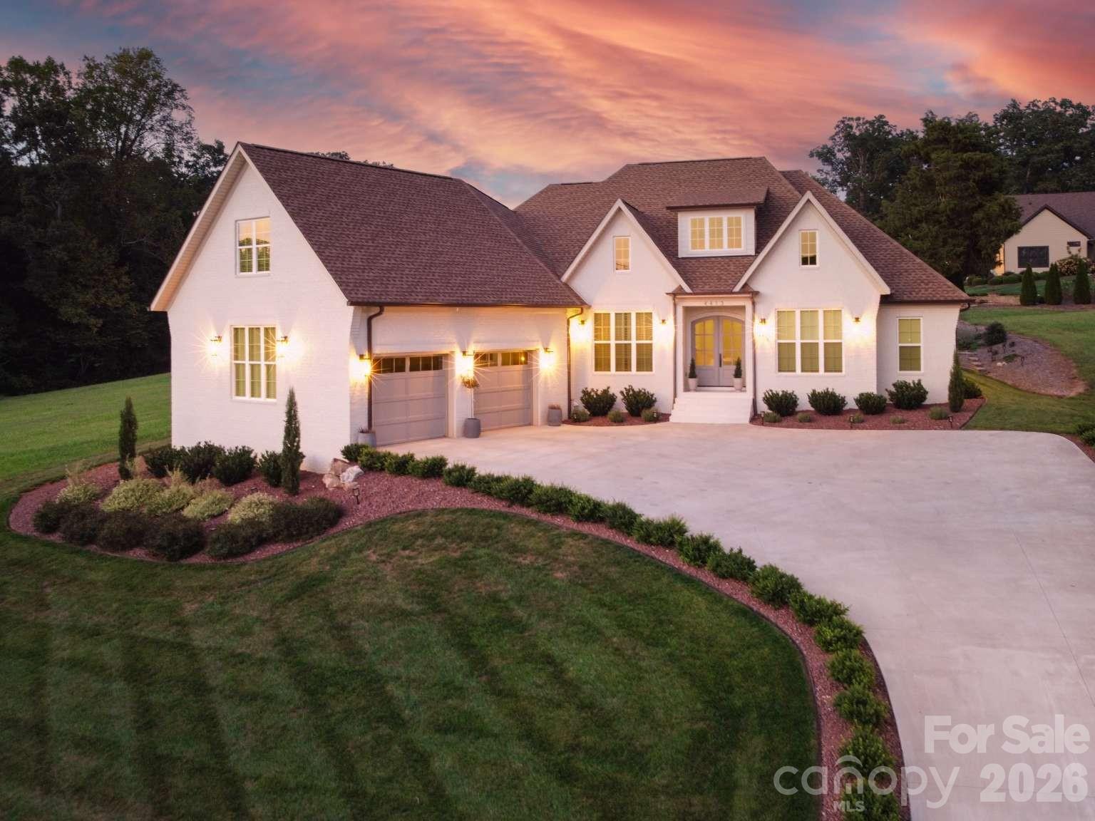 4413 Holly Circle Property Photo 1