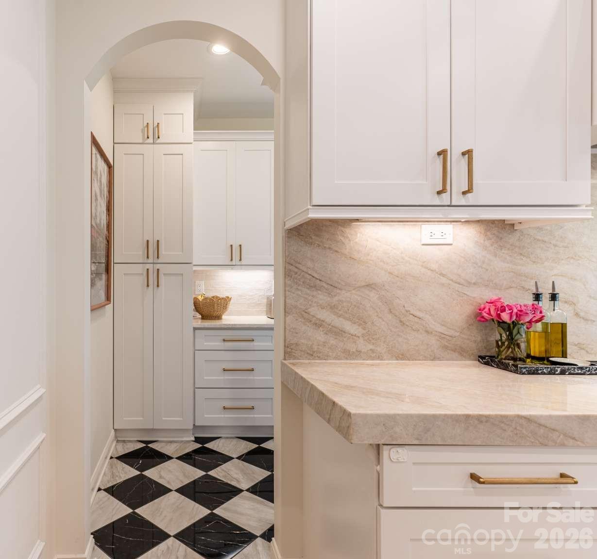 4413 Holly Circle Property Photo 13