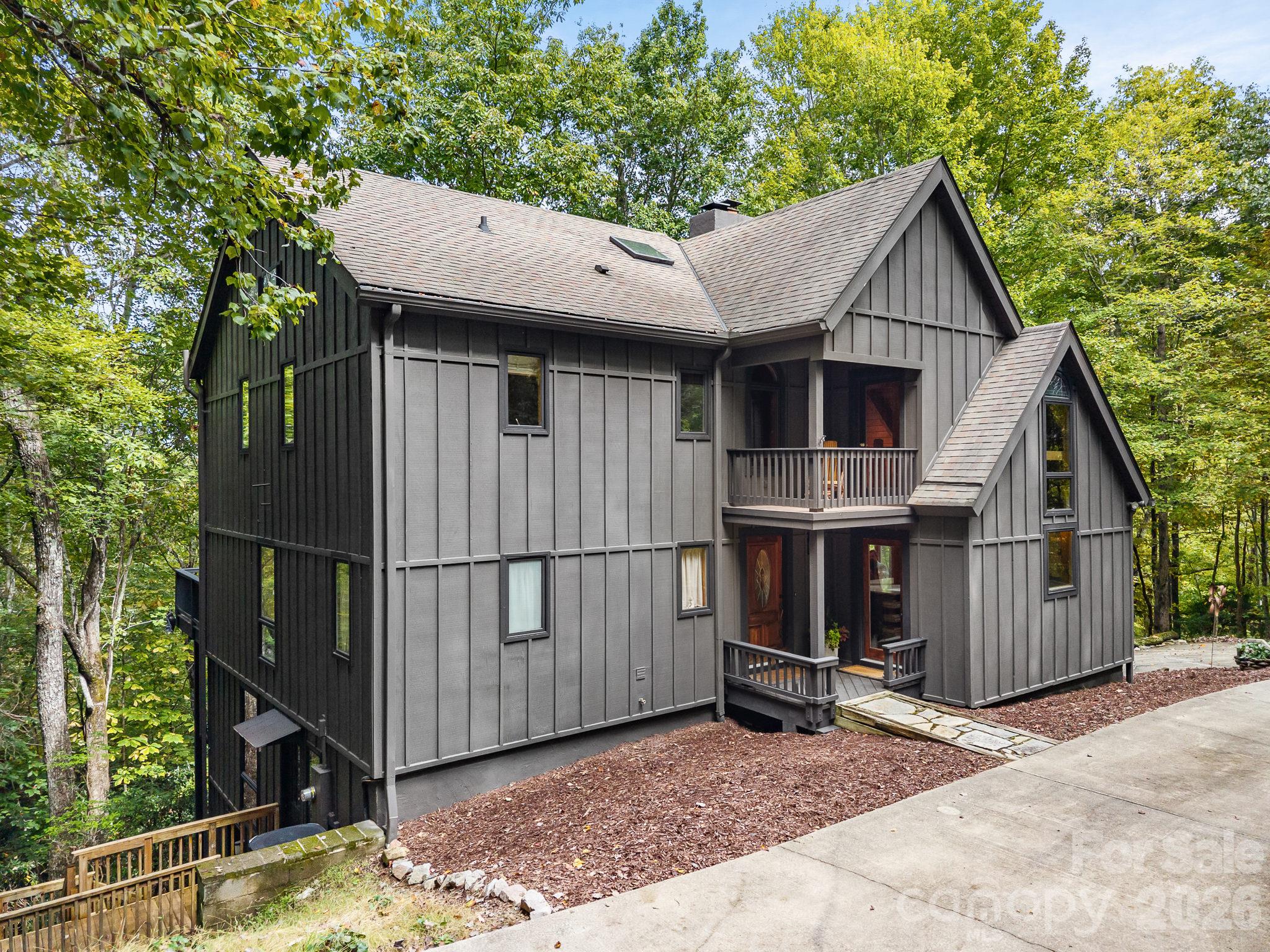 148 Tsisqua Circle Property Photo 1