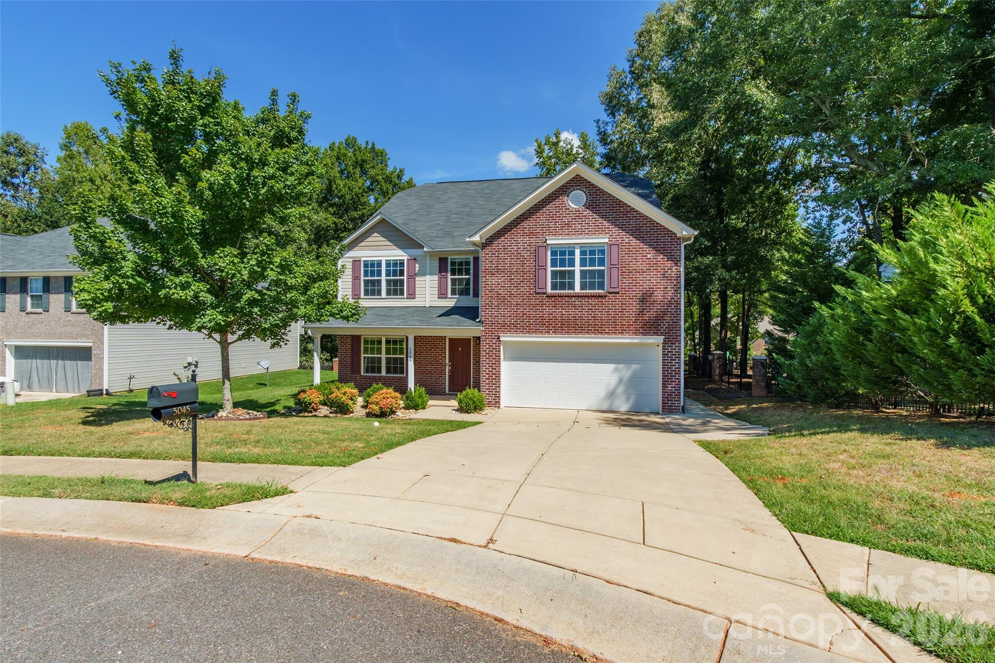 5045 Ashley Place Drive Property Photo 3