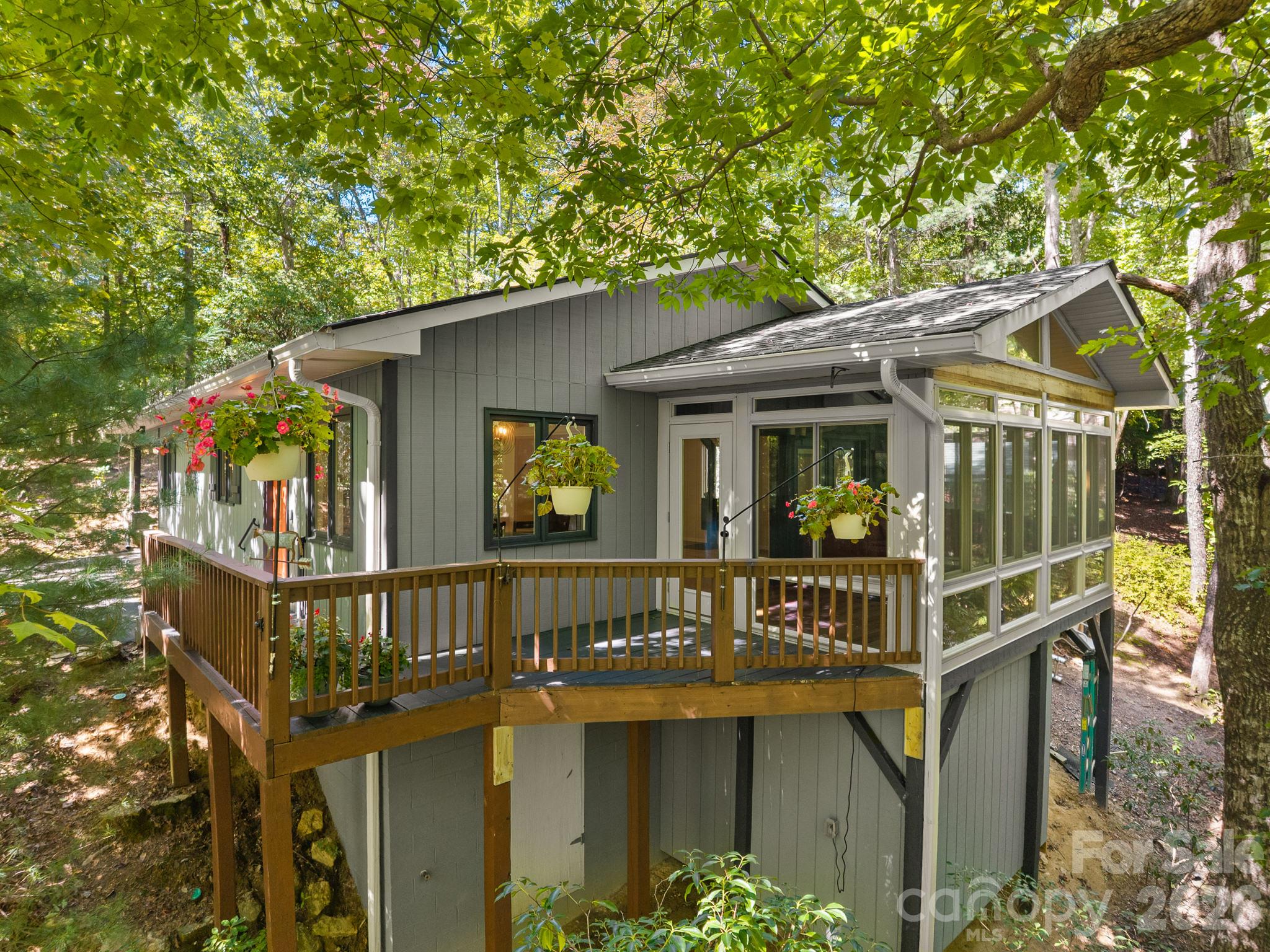 1238 Soquili Drive Property Photo 3