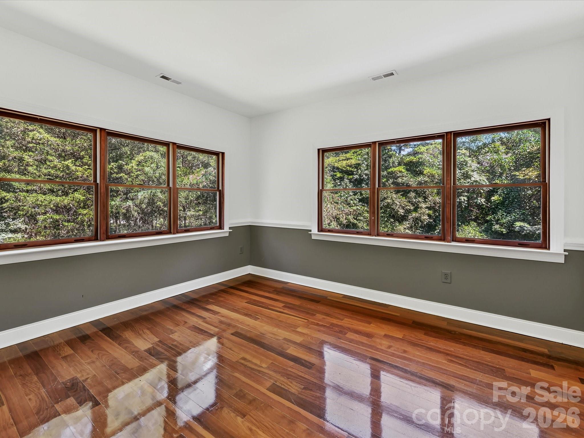 9821 Harvest Lane Property Photo 14