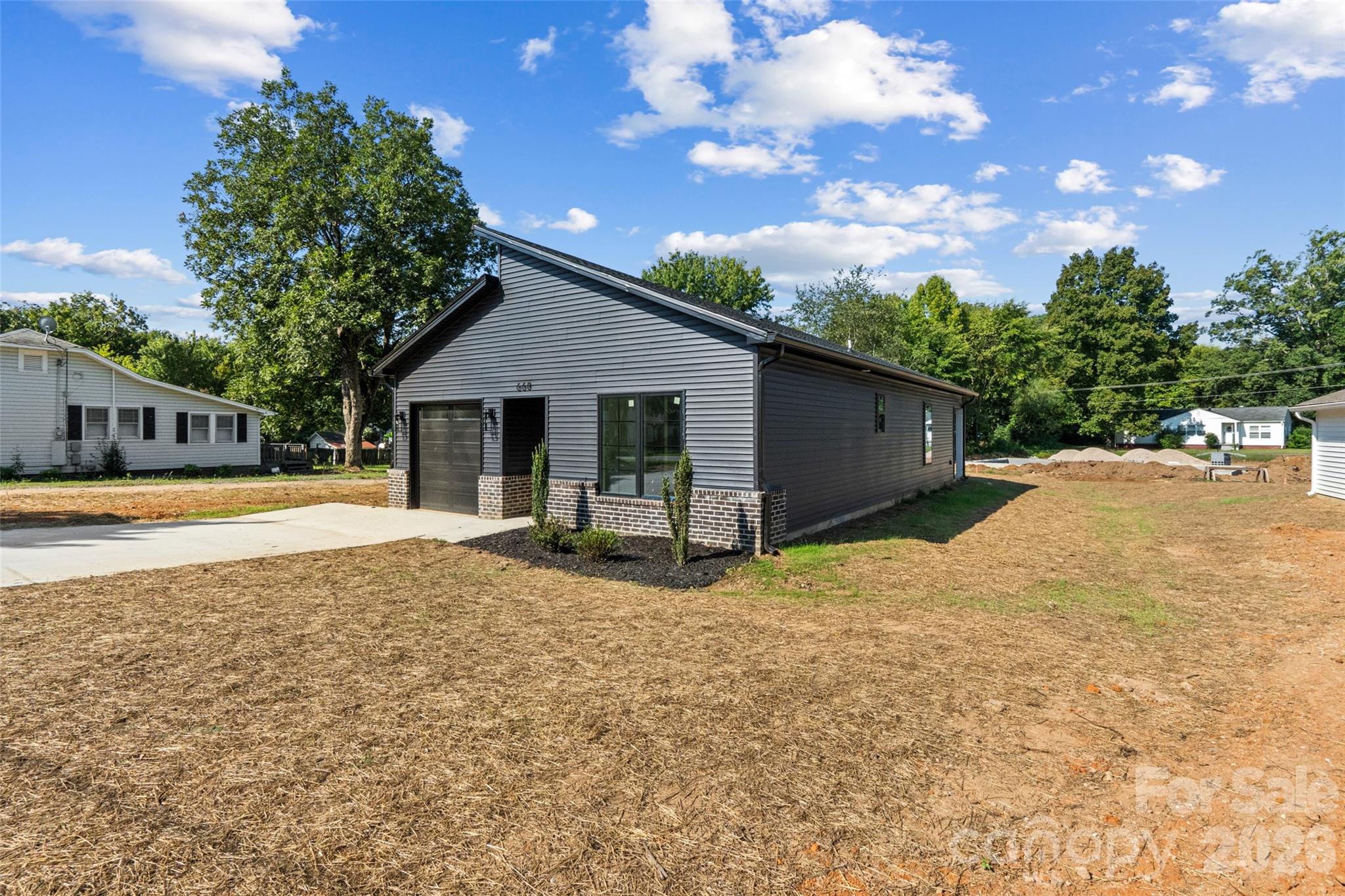 668 Jackson Terrace Property Photo 2