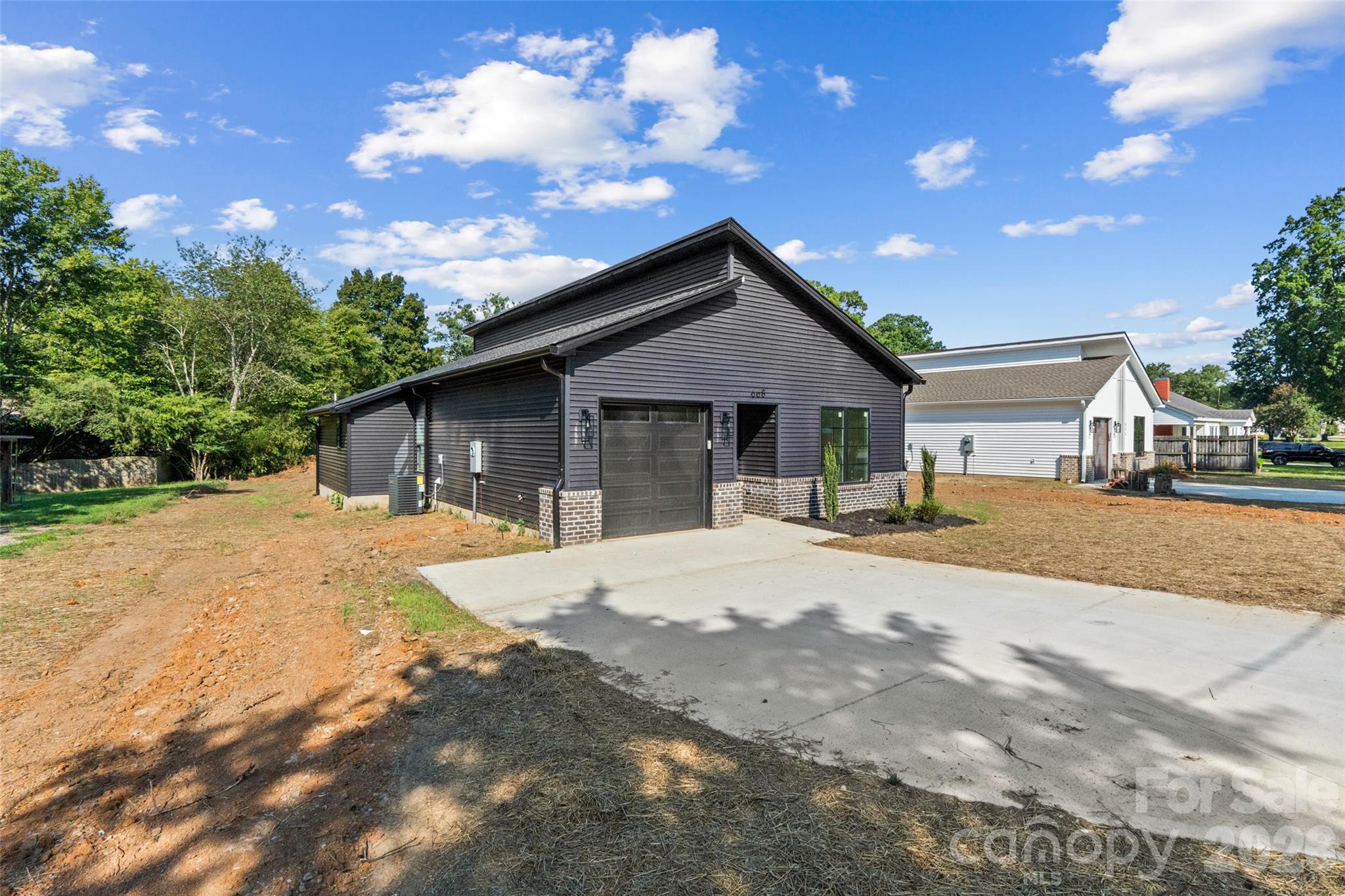 668 Jackson Terrace Property Photo 3
