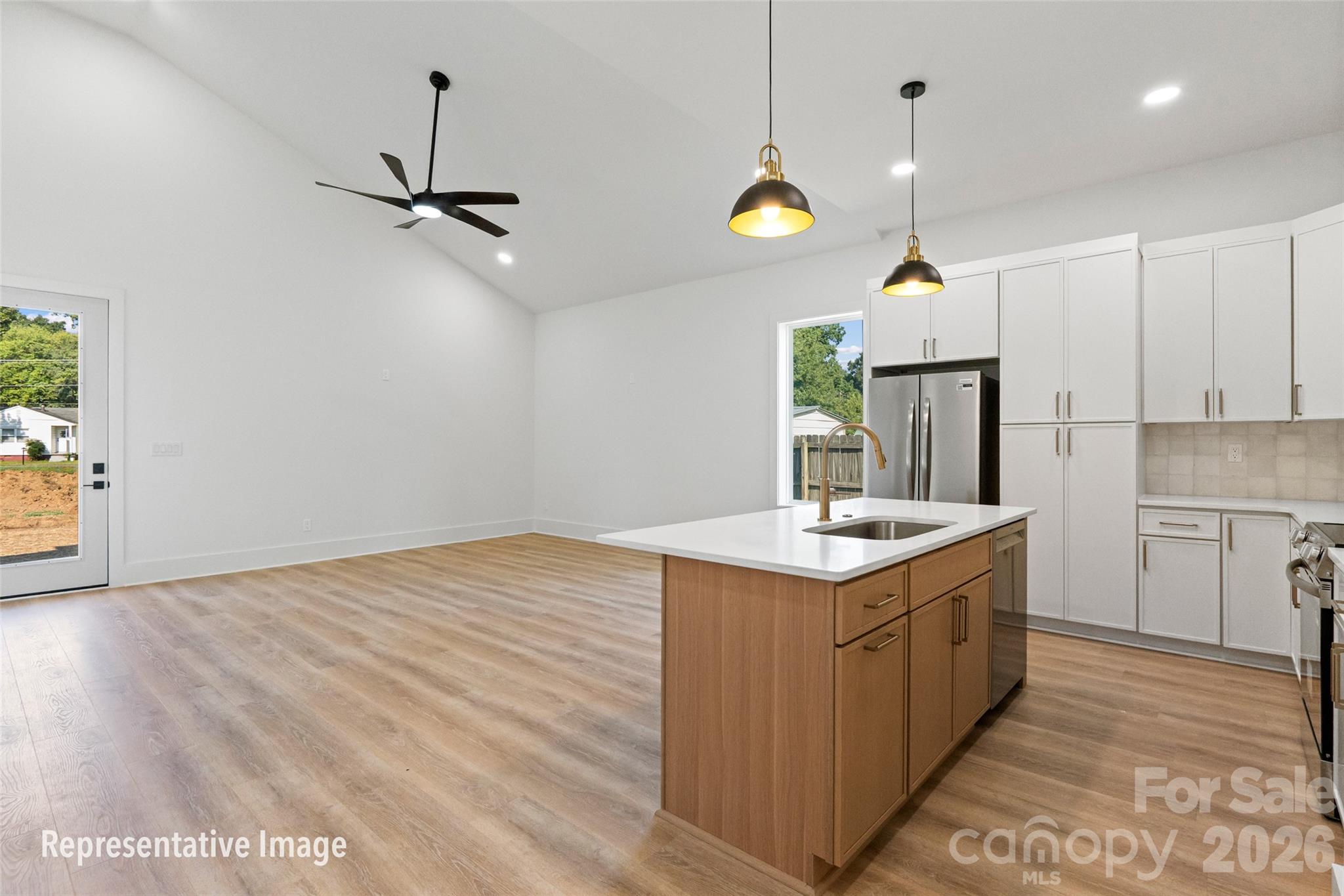668 Jackson Terrace Property Photo 4