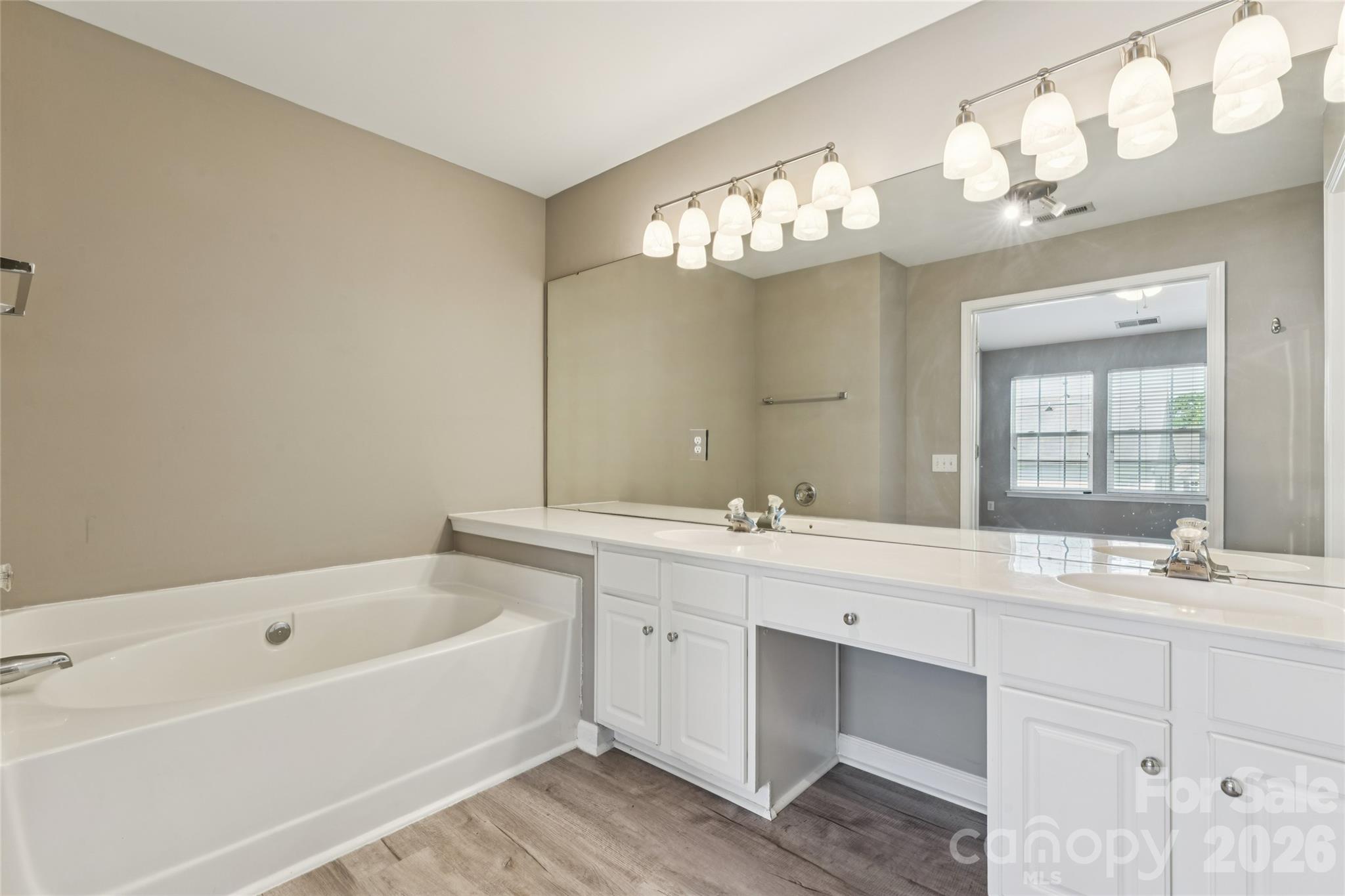 8819 Ormeau Drive Property Photo 27