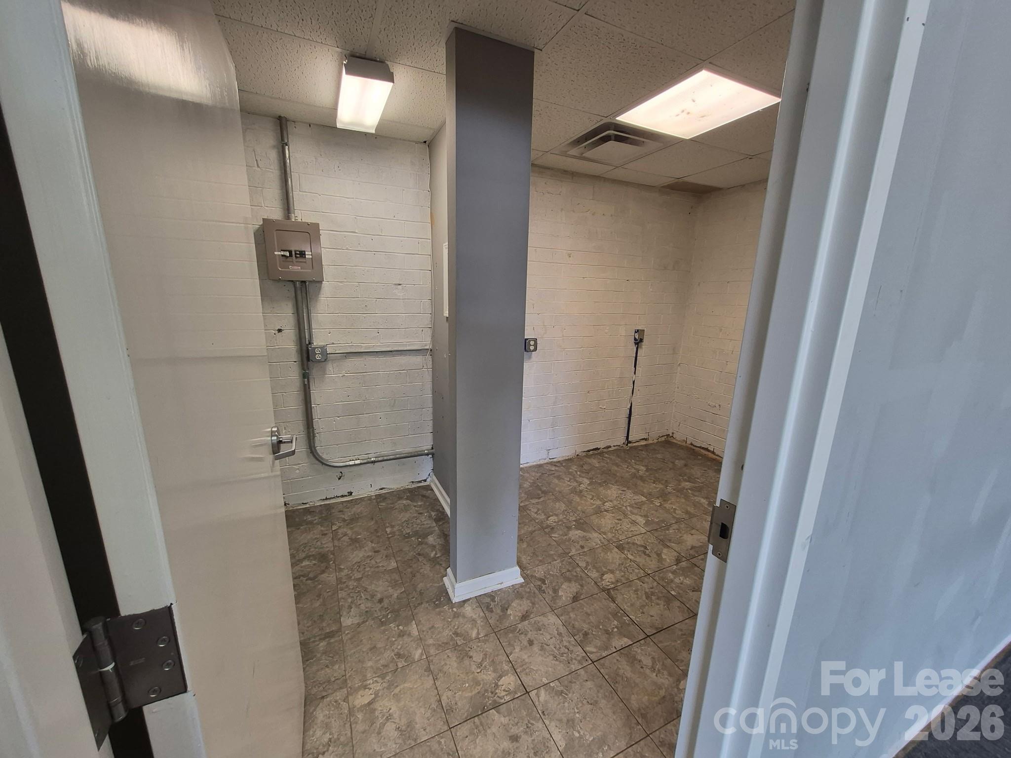 1154 E Caswell Street Property Photo 3