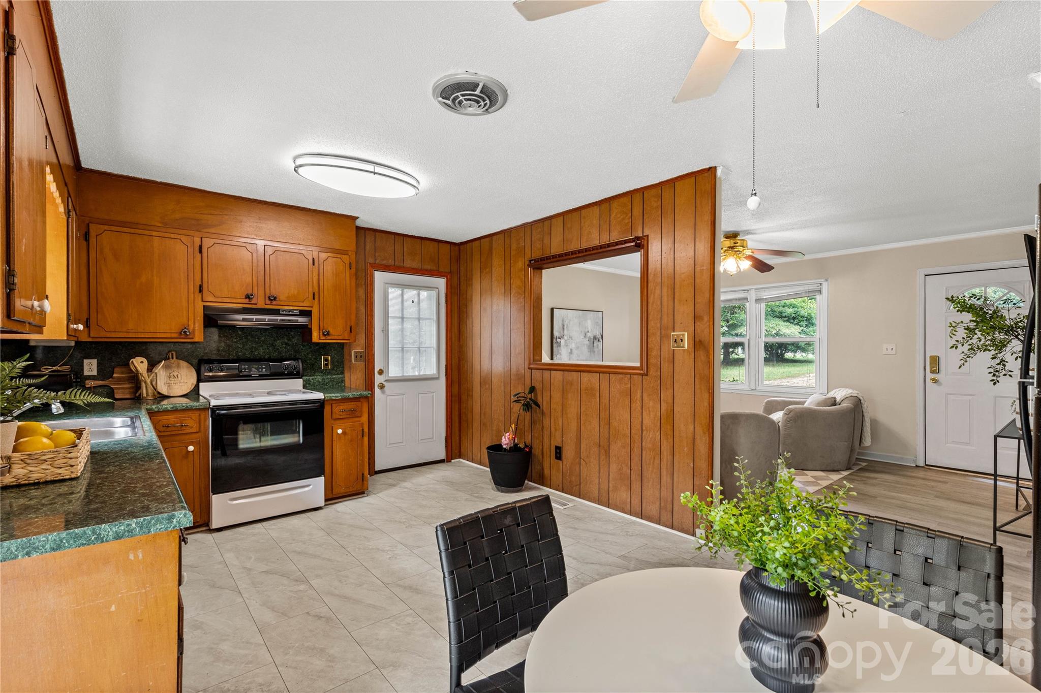 1242 Stringfellow Road Property Photo 8