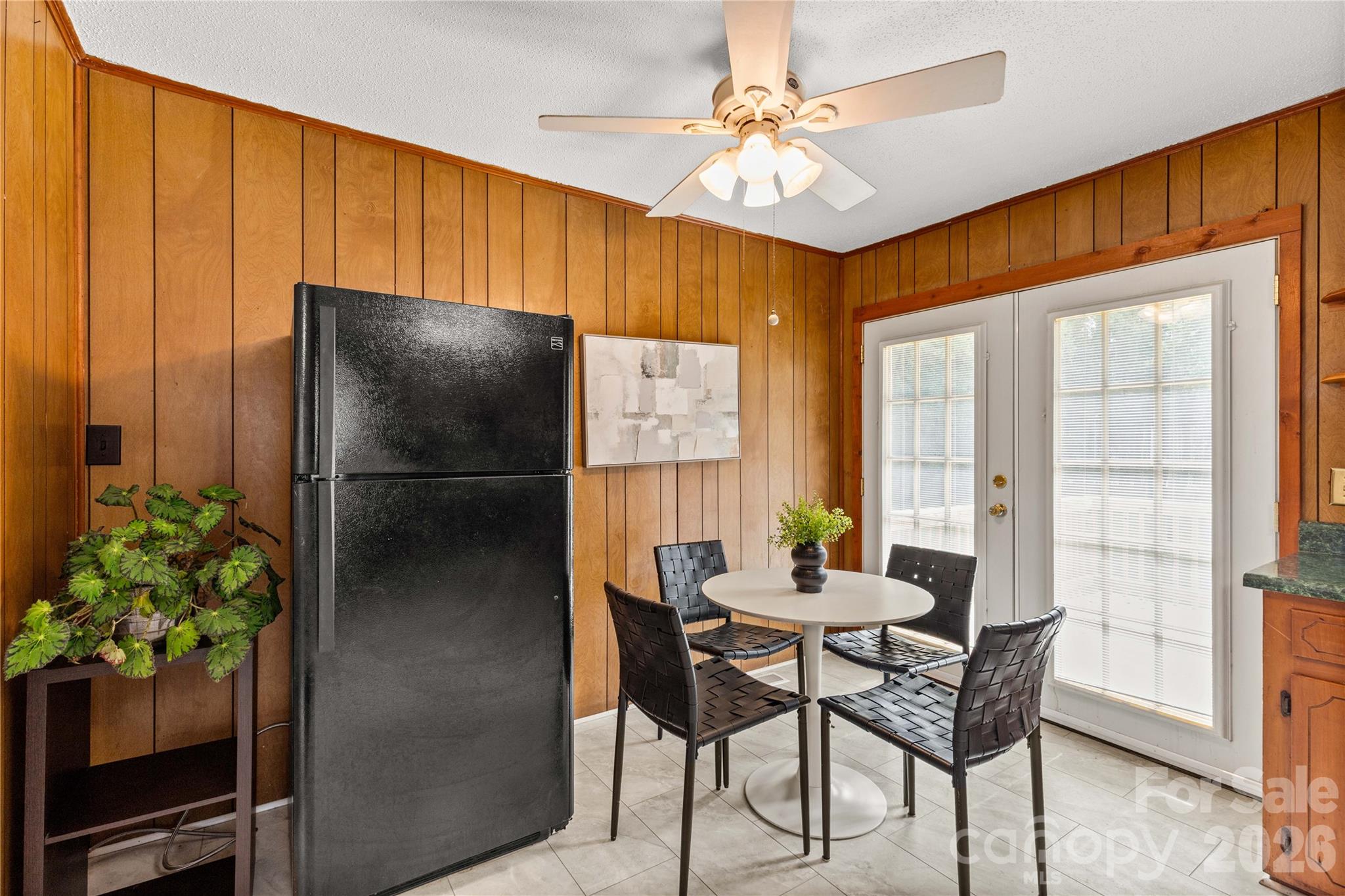 1242 Stringfellow Road Property Photo 10