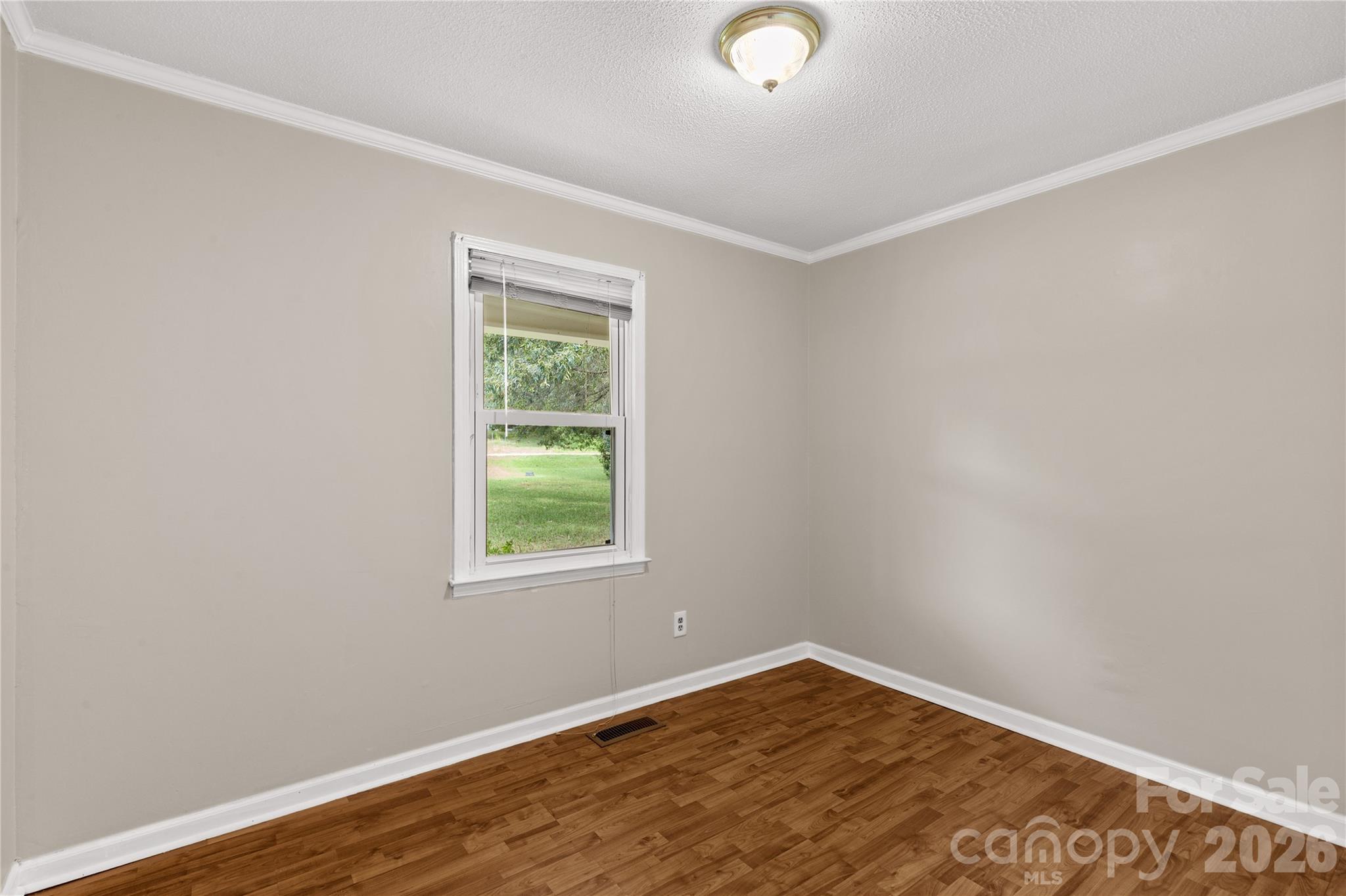 1242 Stringfellow Road Property Photo 12