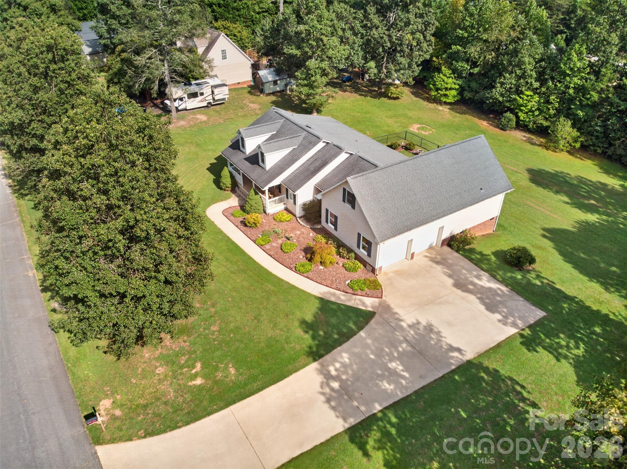 3105 Hunters Ridge Court Property Photo 3