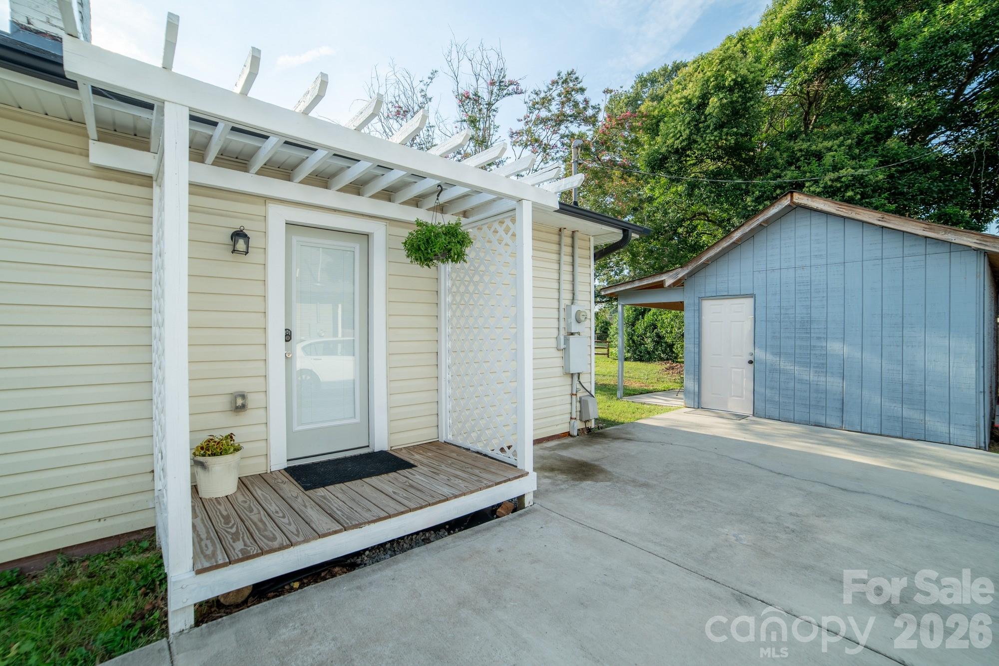 454 18th Street Property Photo 3