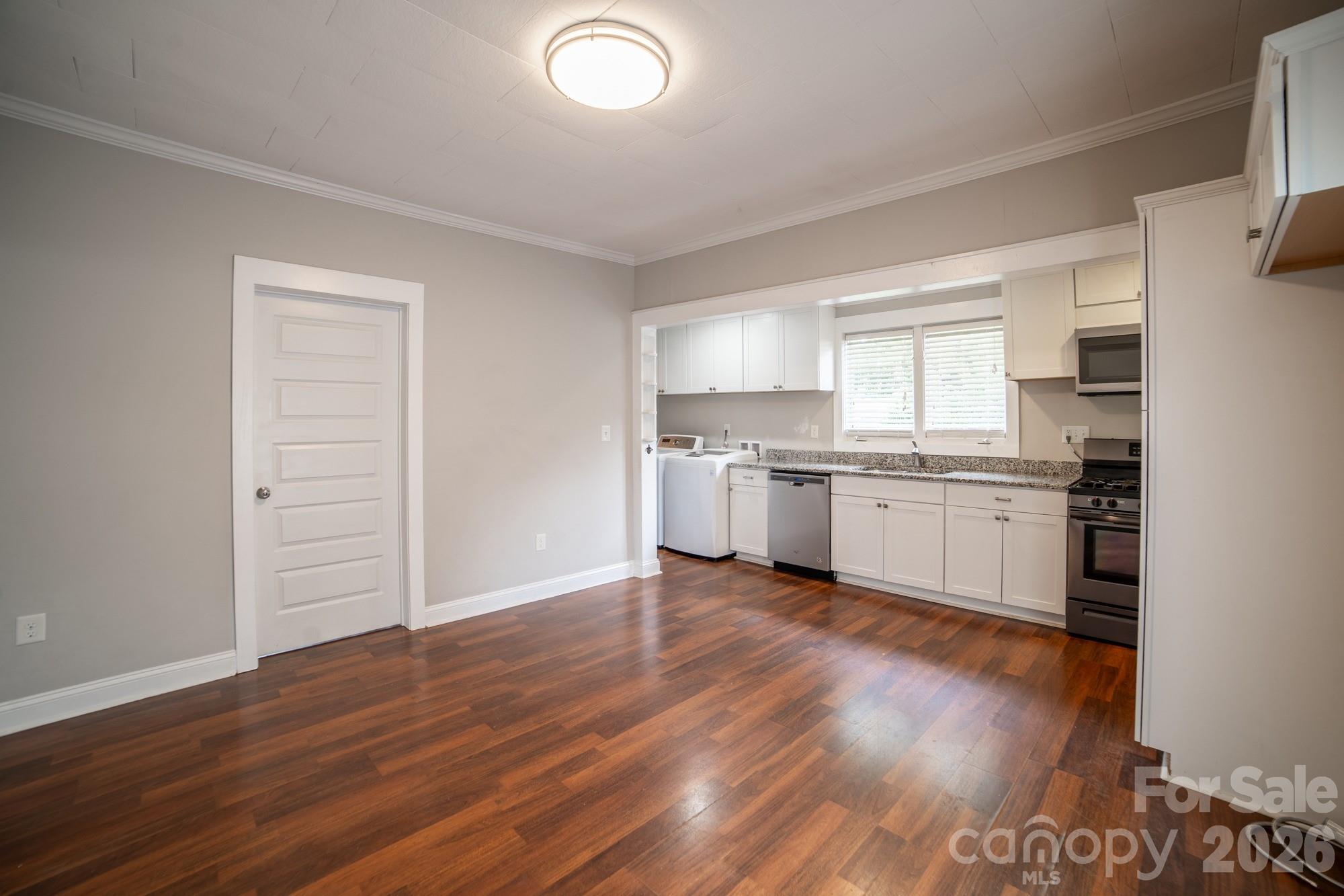 454 18th Street Property Photo 10