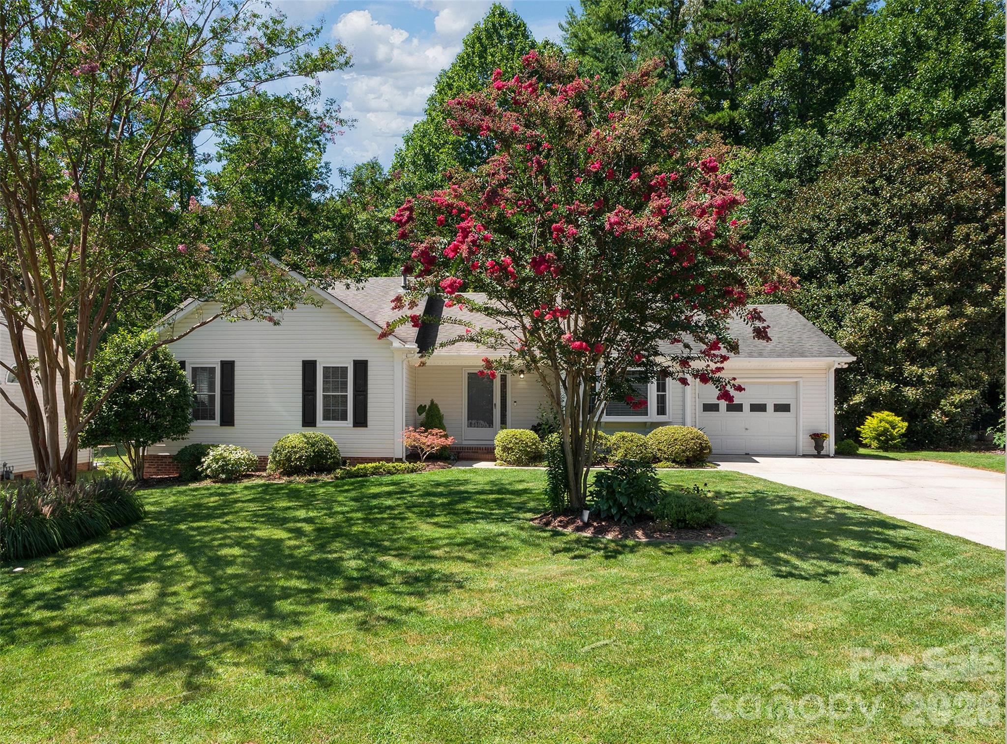 22 Southchase Drive Property Photo 1