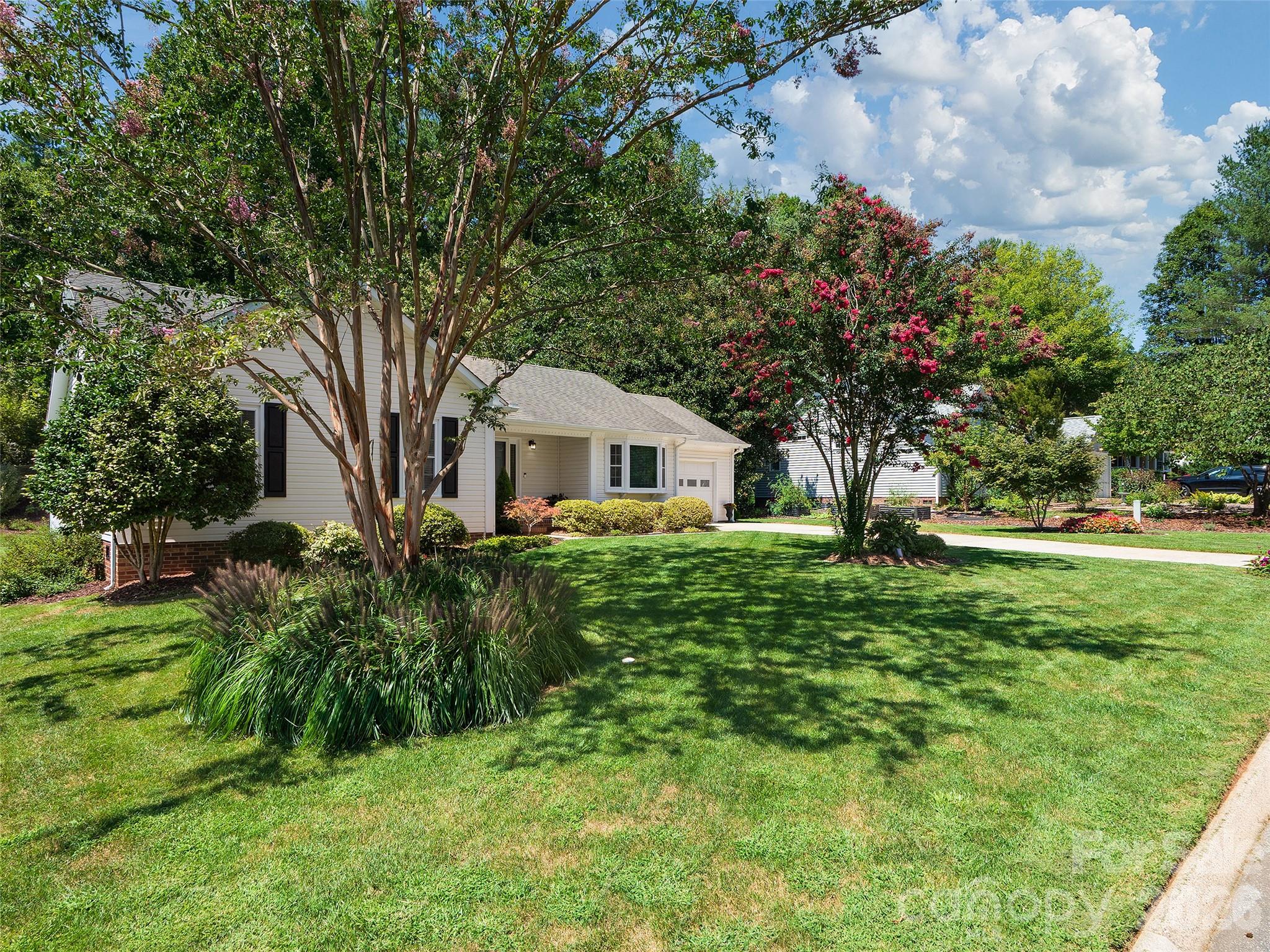 22 Southchase Drive Property Photo 3