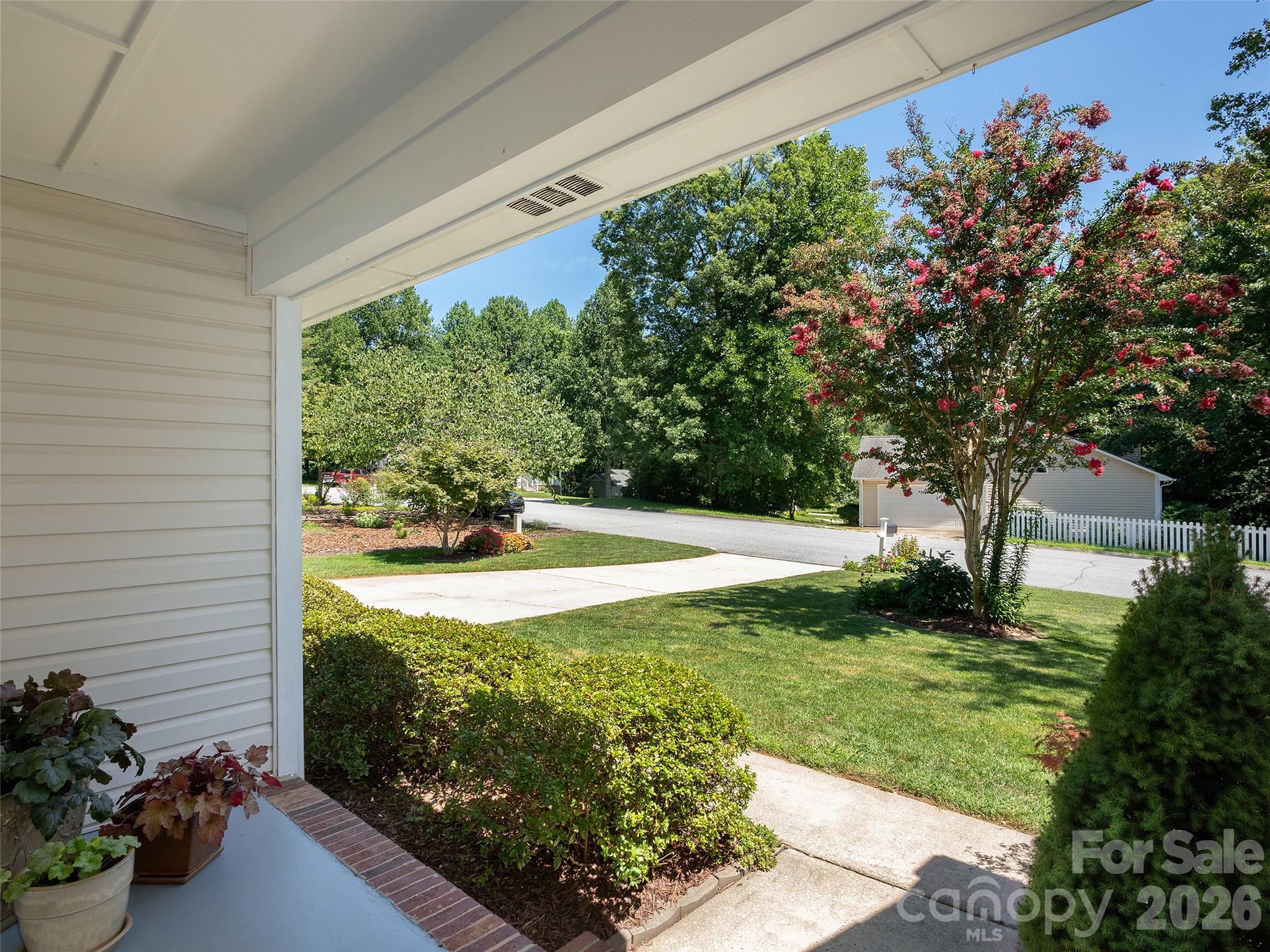 22 Southchase Drive Property Photo 5