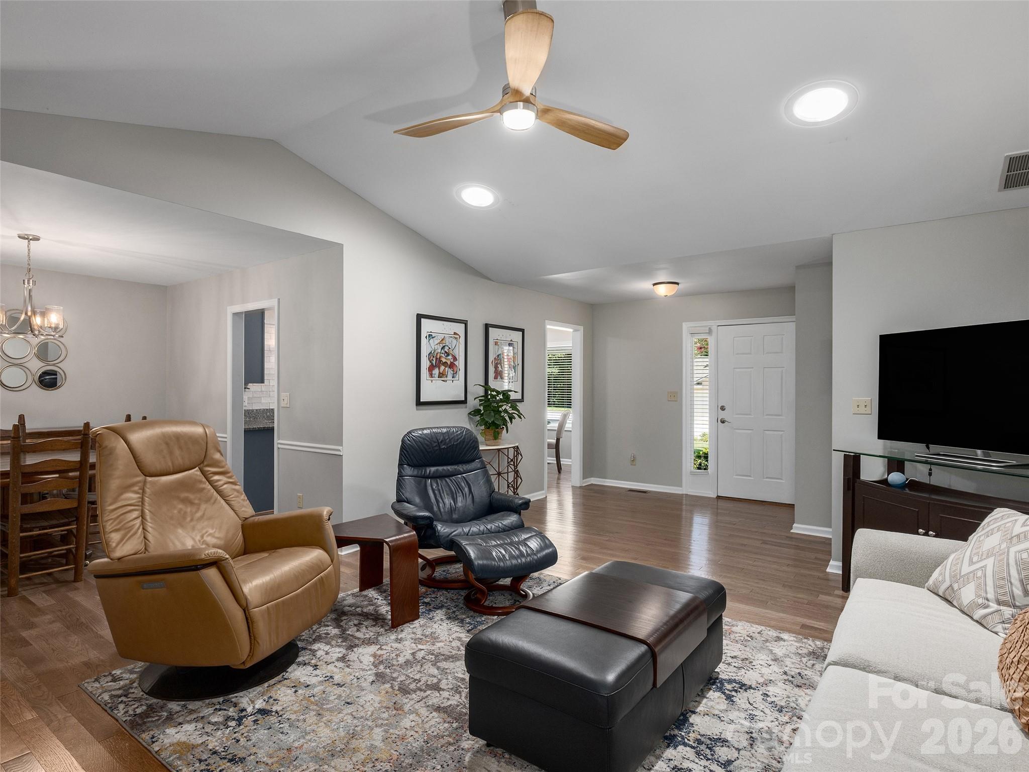 22 Southchase Drive Property Photo 8
