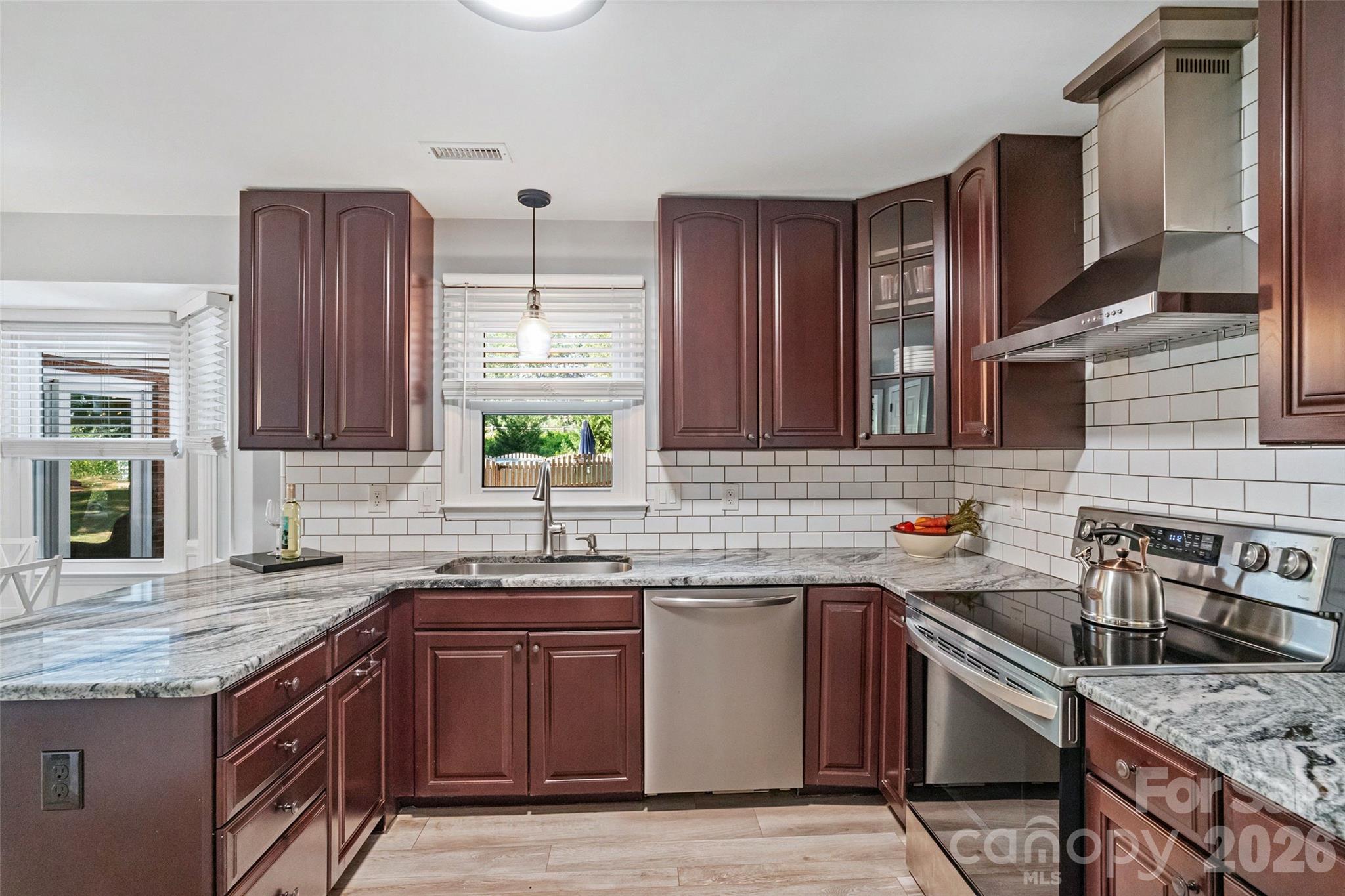 2010 Glendalough Lane Property Photo 7