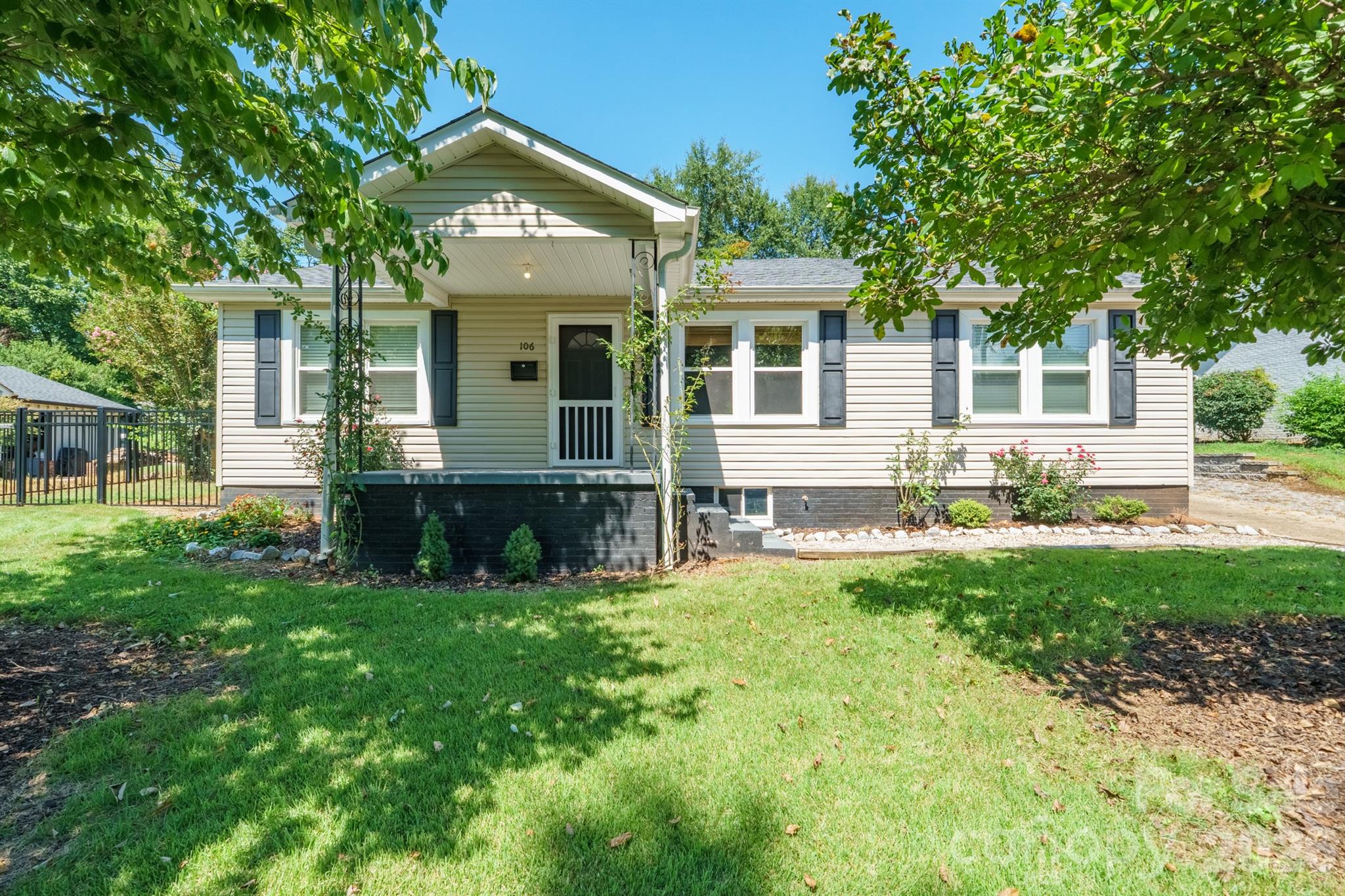 106 Cascade Street Property Photo 1