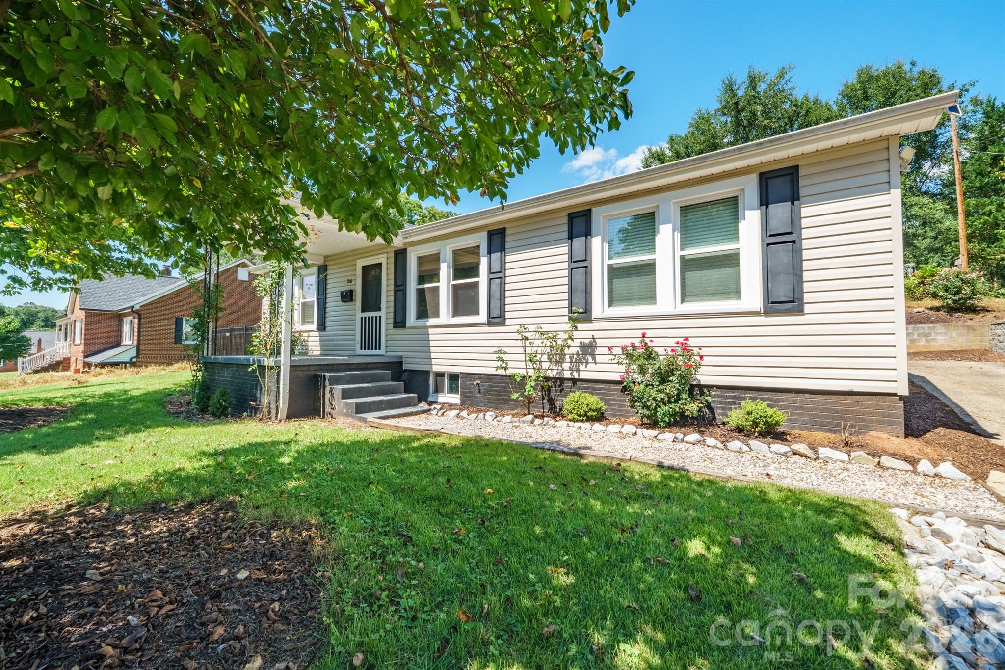 106 Cascade Street Property Photo 2