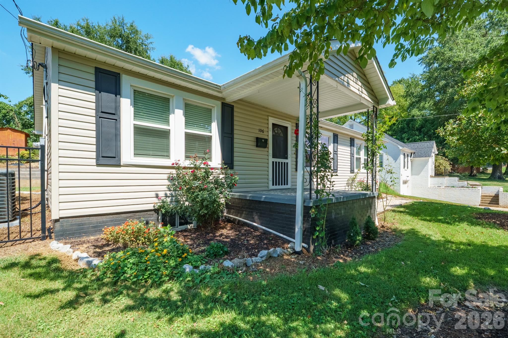 106 Cascade Street Property Photo 3