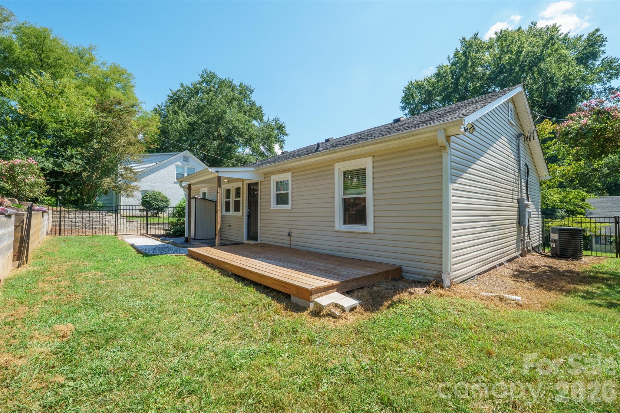 106 Cascade Street Property Photo 5