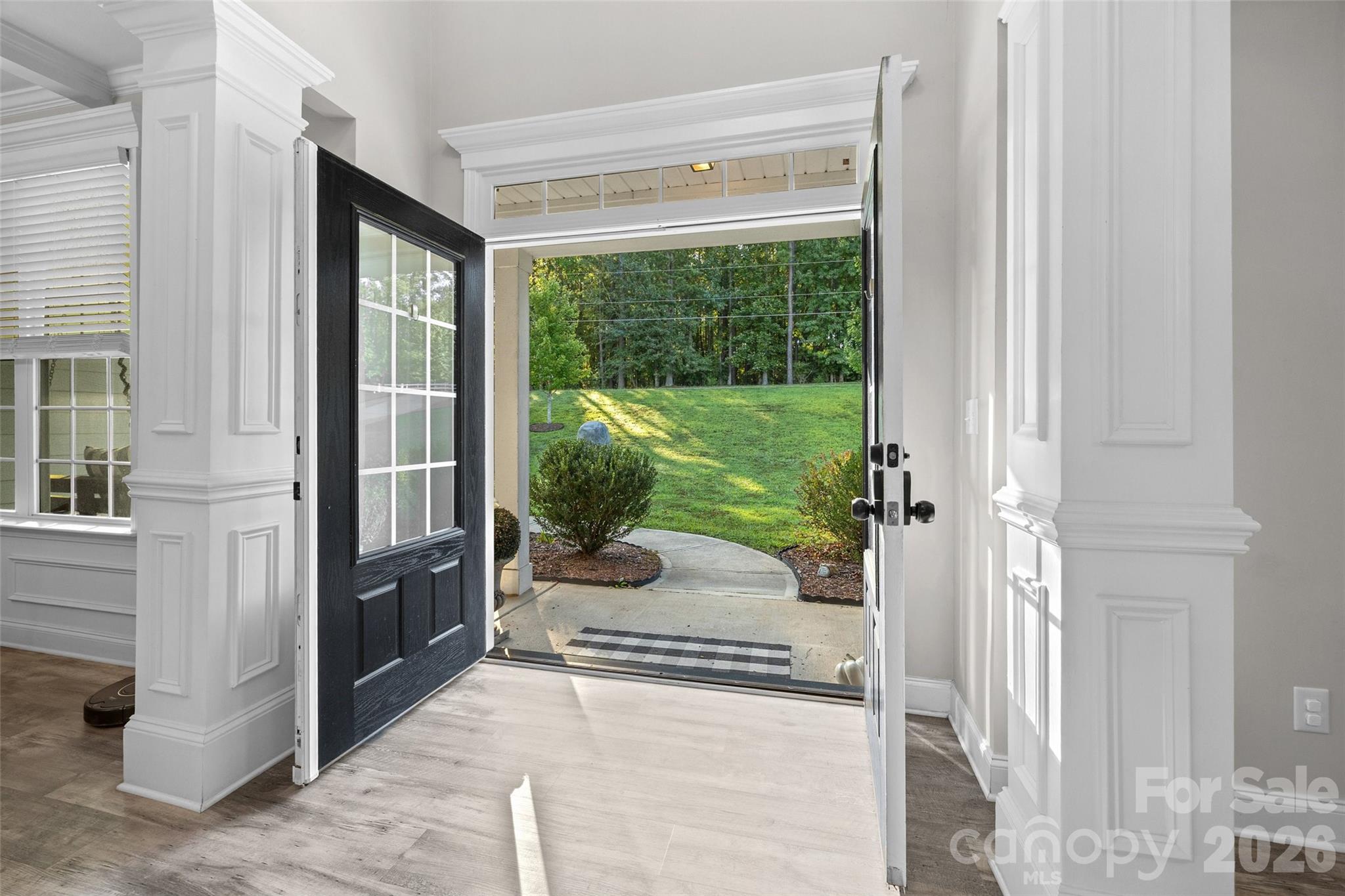 2633 Lakefront Drive Property Photo 3