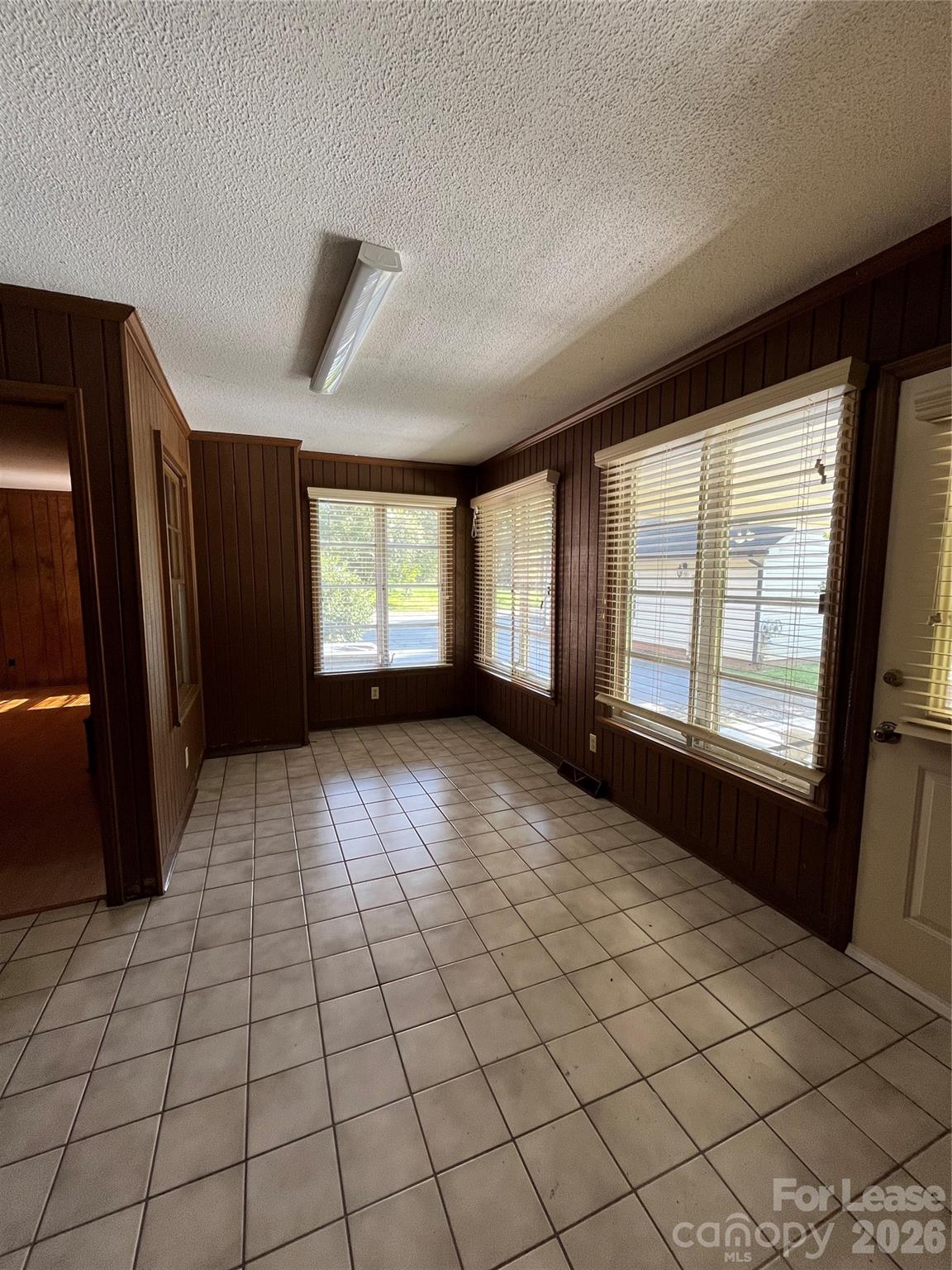5625 Potter Road Property Photo 3