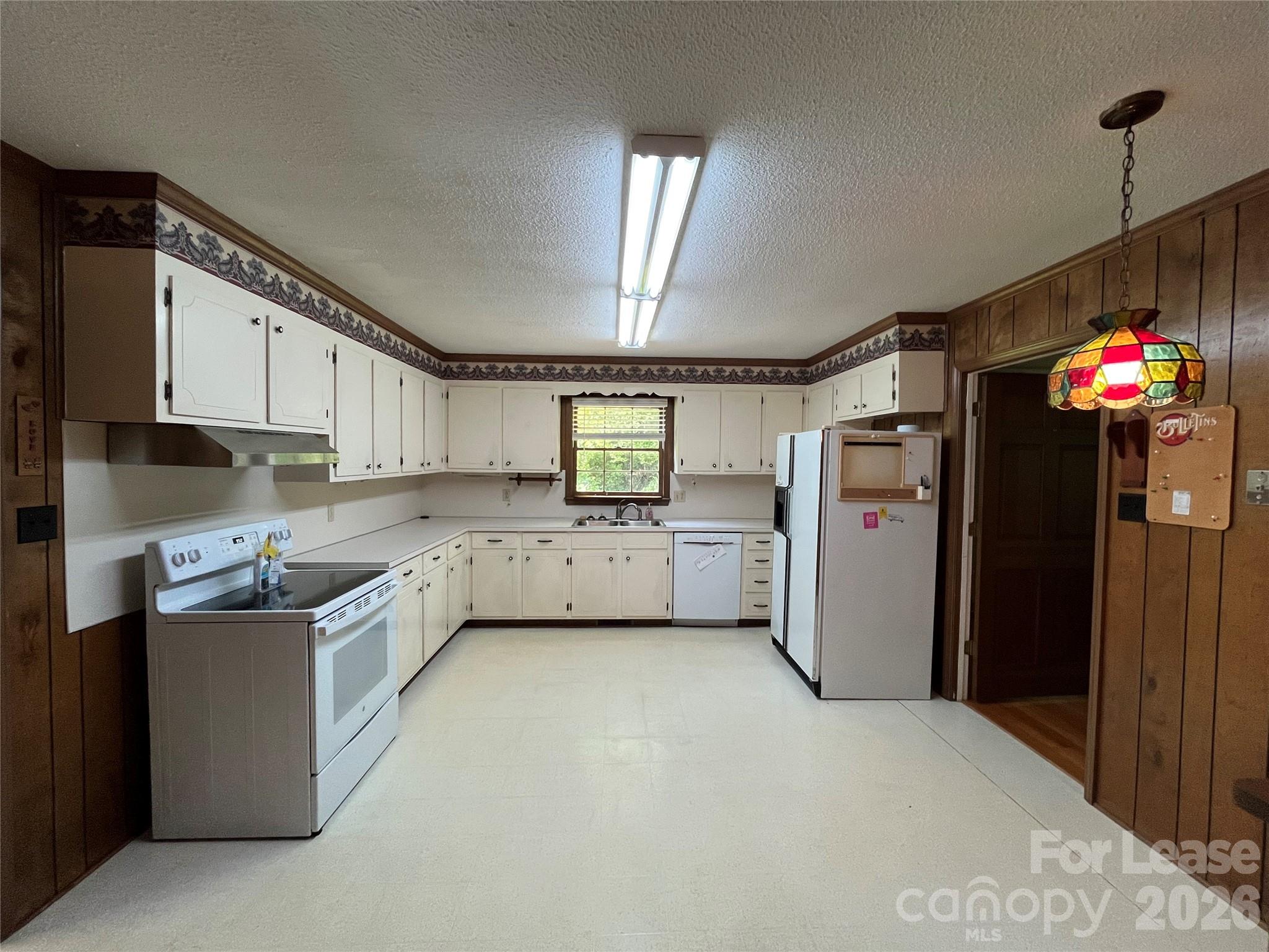 5625 Potter Road Property Photo 6
