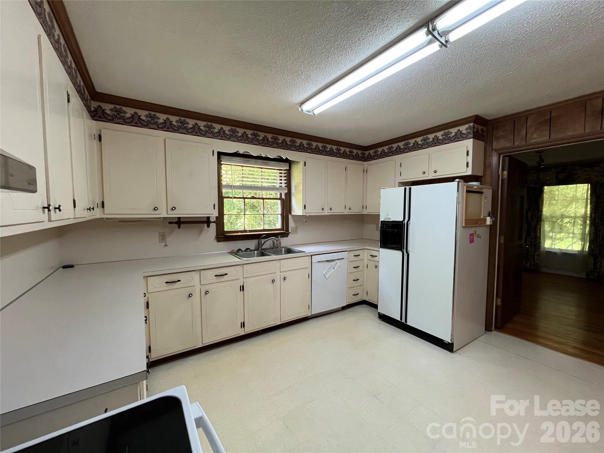 5625 Potter Road Property Photo 7