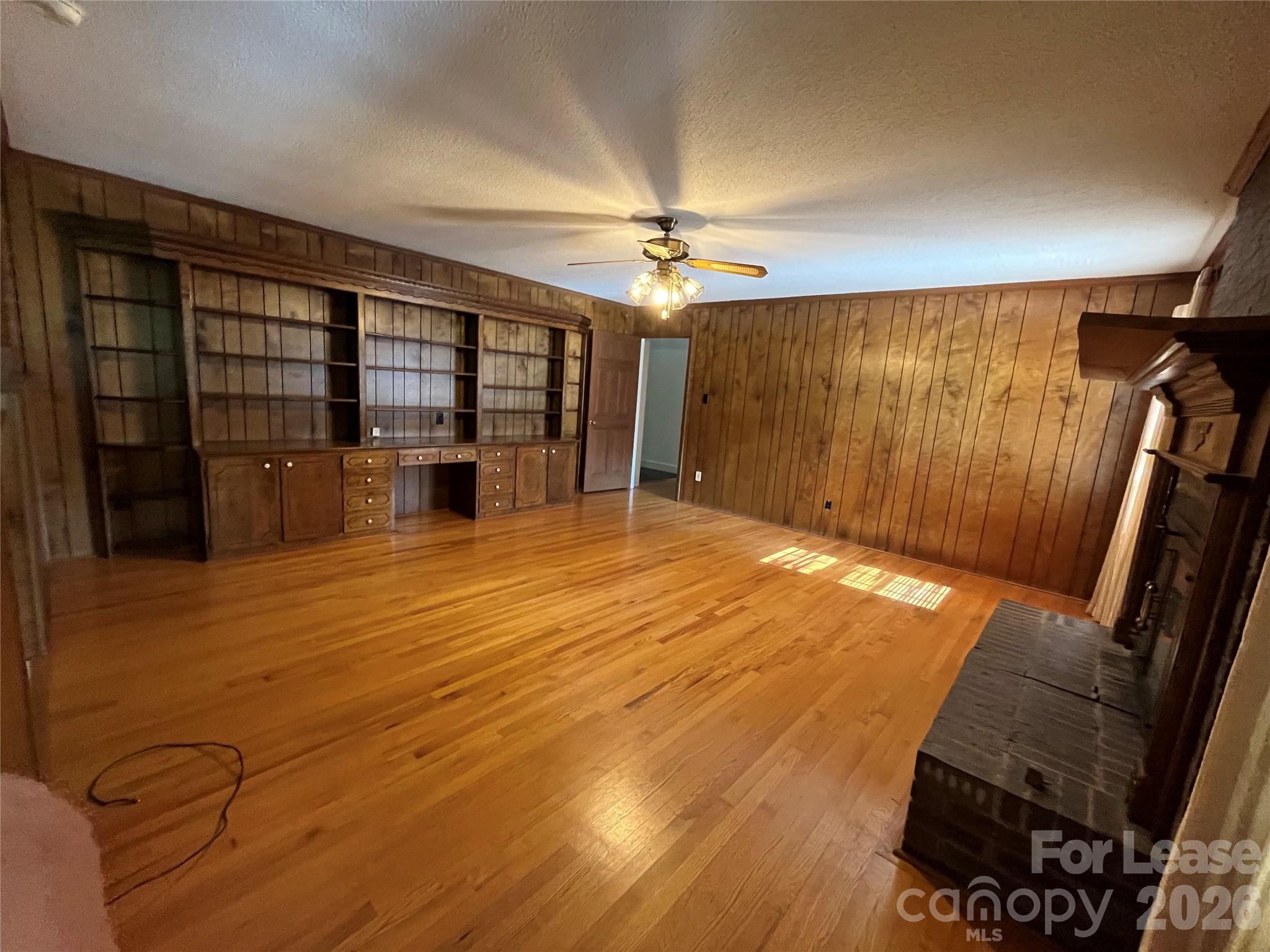 5625 Potter Road Property Photo 10